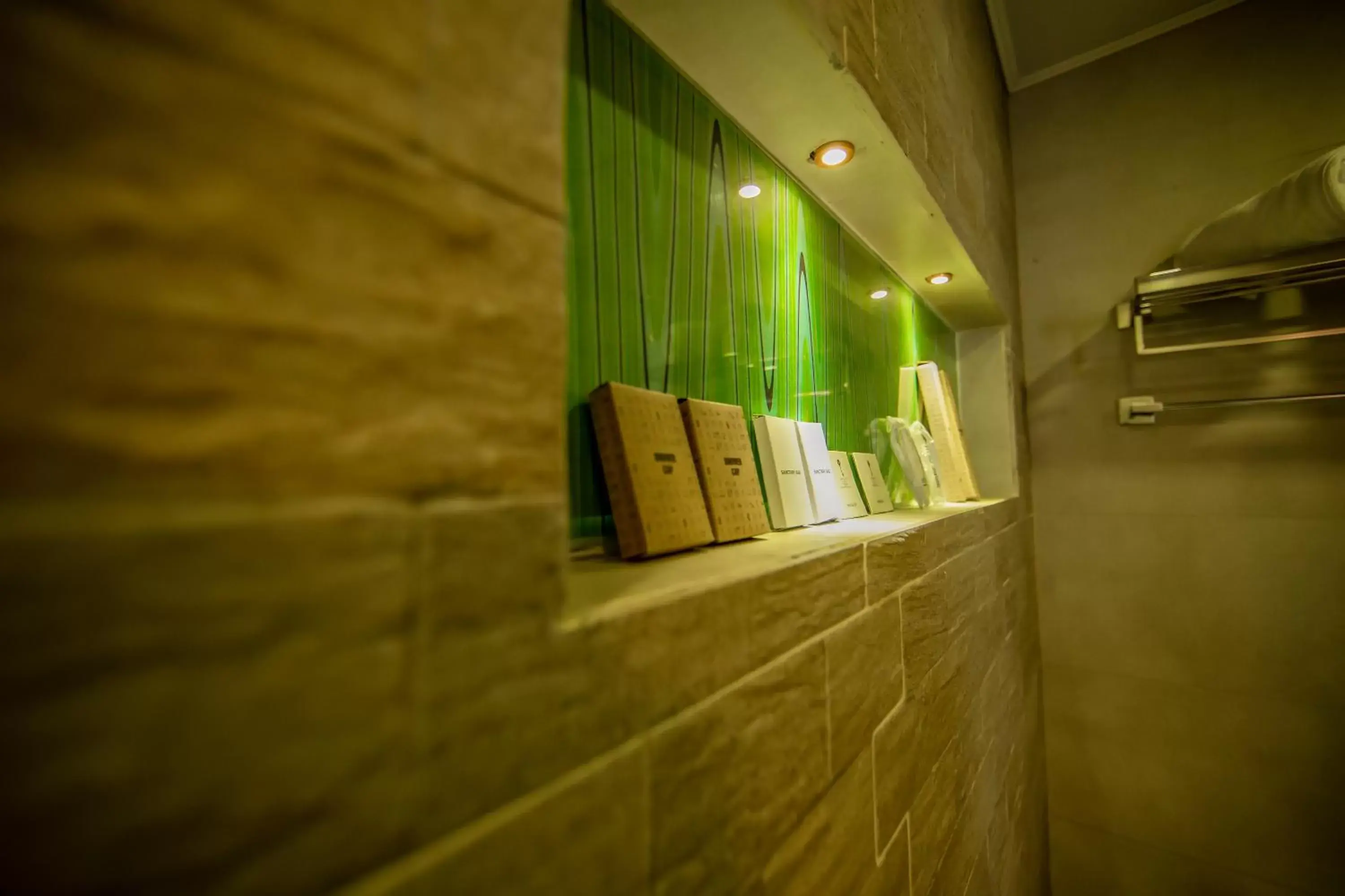 Deluxe Double Room with Mountain View - single occupancy in Skyloft Kandy by Aaradhya Deluxe Double Room with Mountain View - single occupancy in Skyloft Kandy by Aaradhya