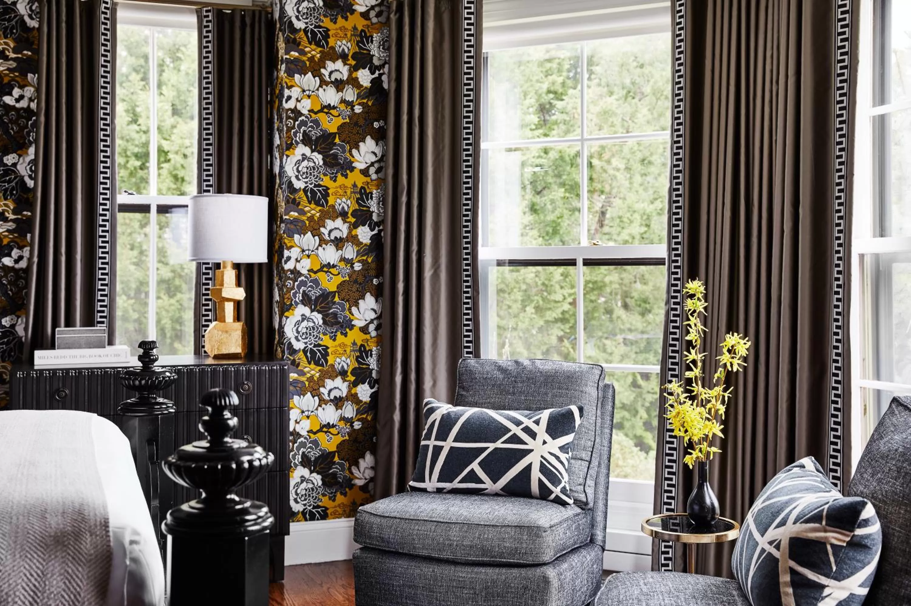 Seating area in The Cliffside Inn