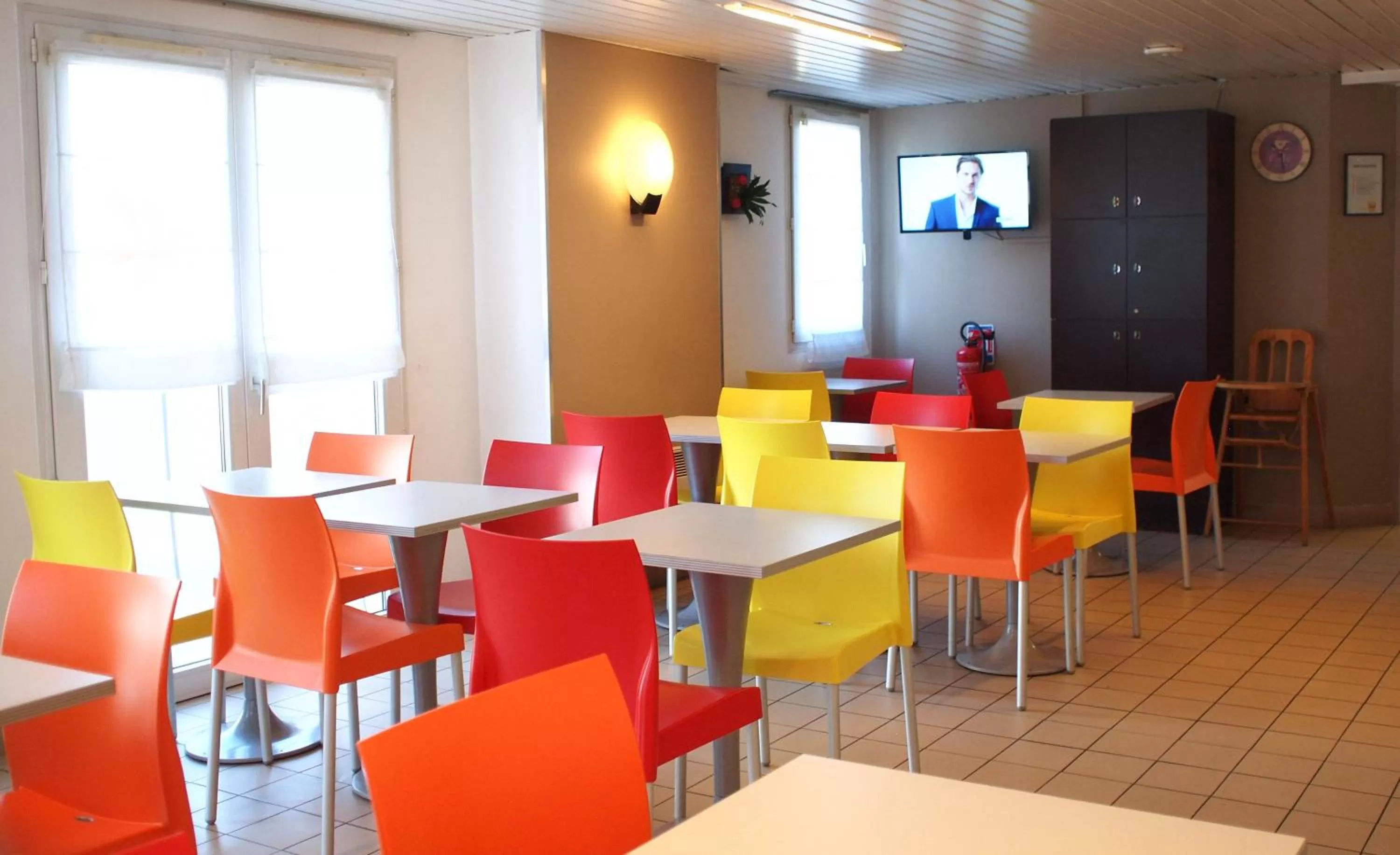 Restaurant/places to eat in Premiere Classe Niort Est - Chauray