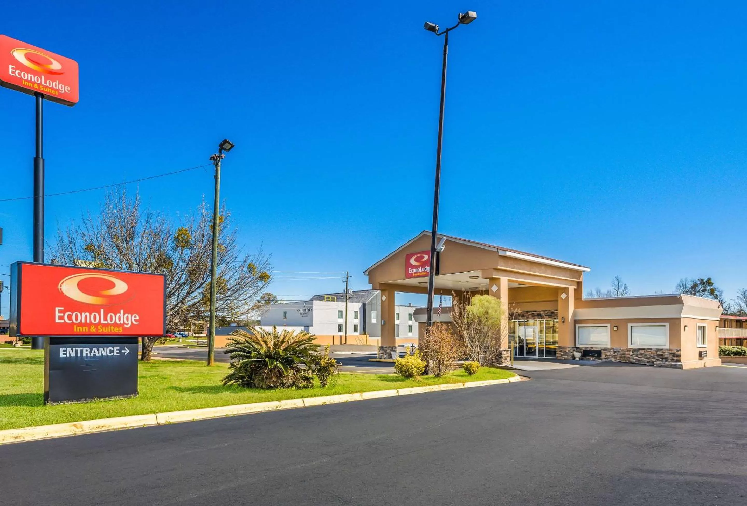 Property building in Econo Lodge Inn & Suites Macon West