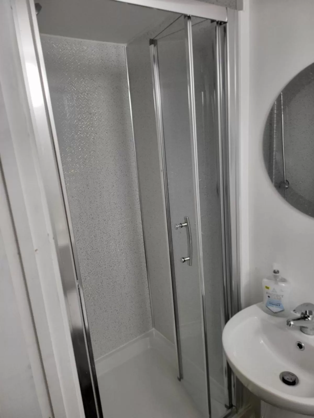 Shower, Bathroom in MM Sure Stay Accommodation - NG1