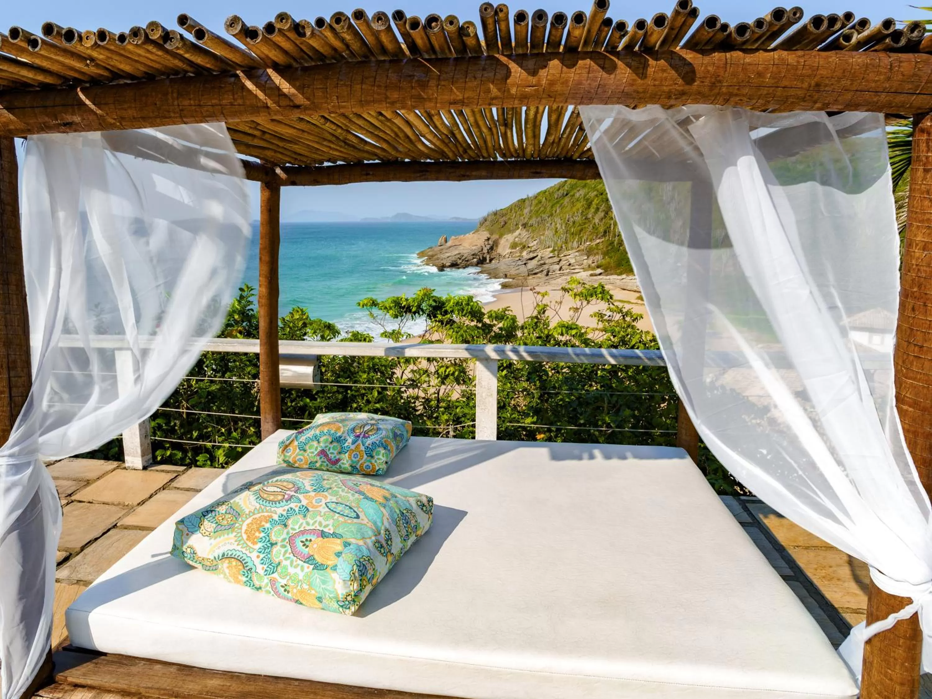 Restaurant/places to eat in Apa Pau Brasil