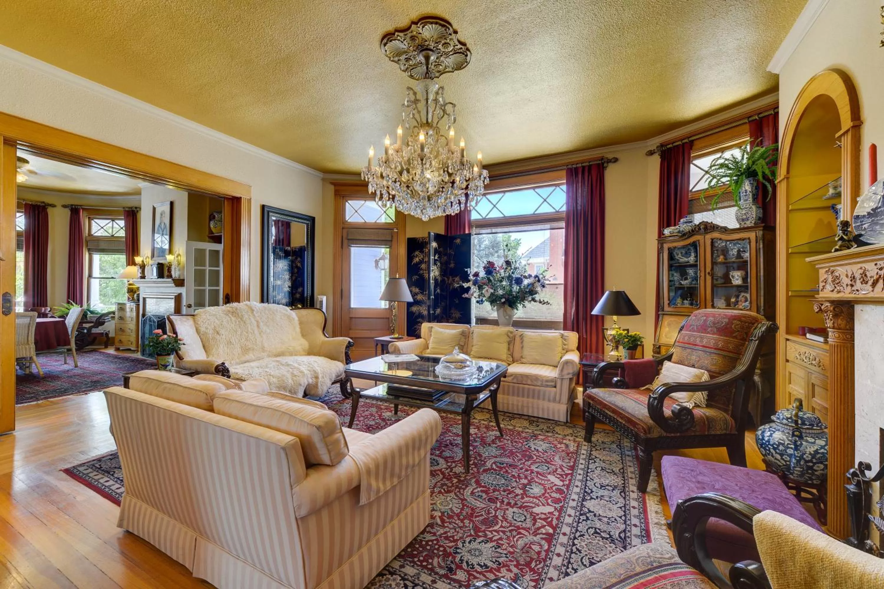 Living room in The St. Mary's Inn, Bed and Breakfast