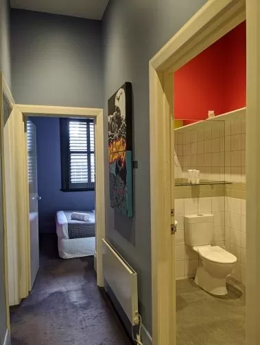 Bathroom in Tolarno Hotel