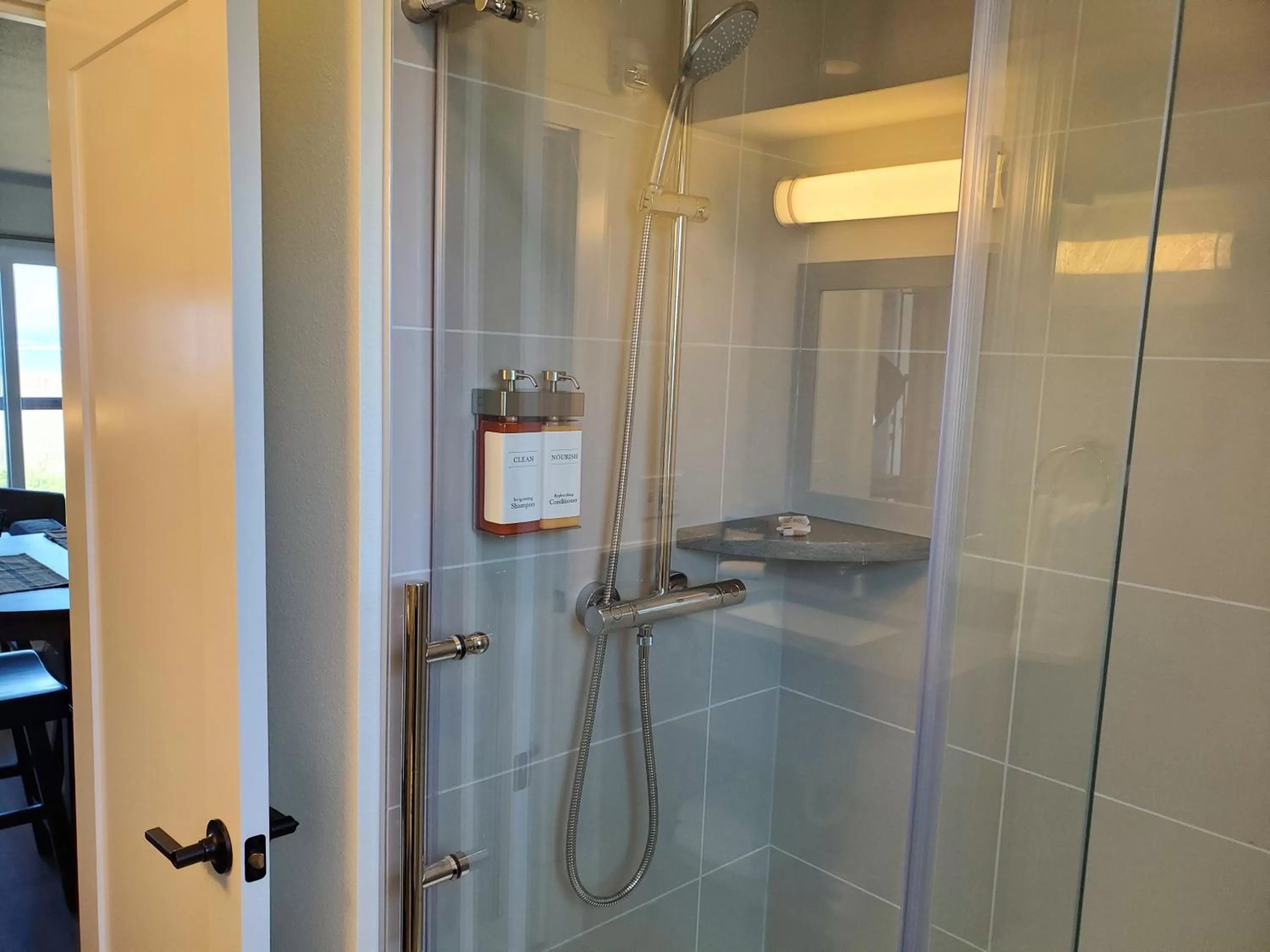 Shower in Moonstone Beach Motel