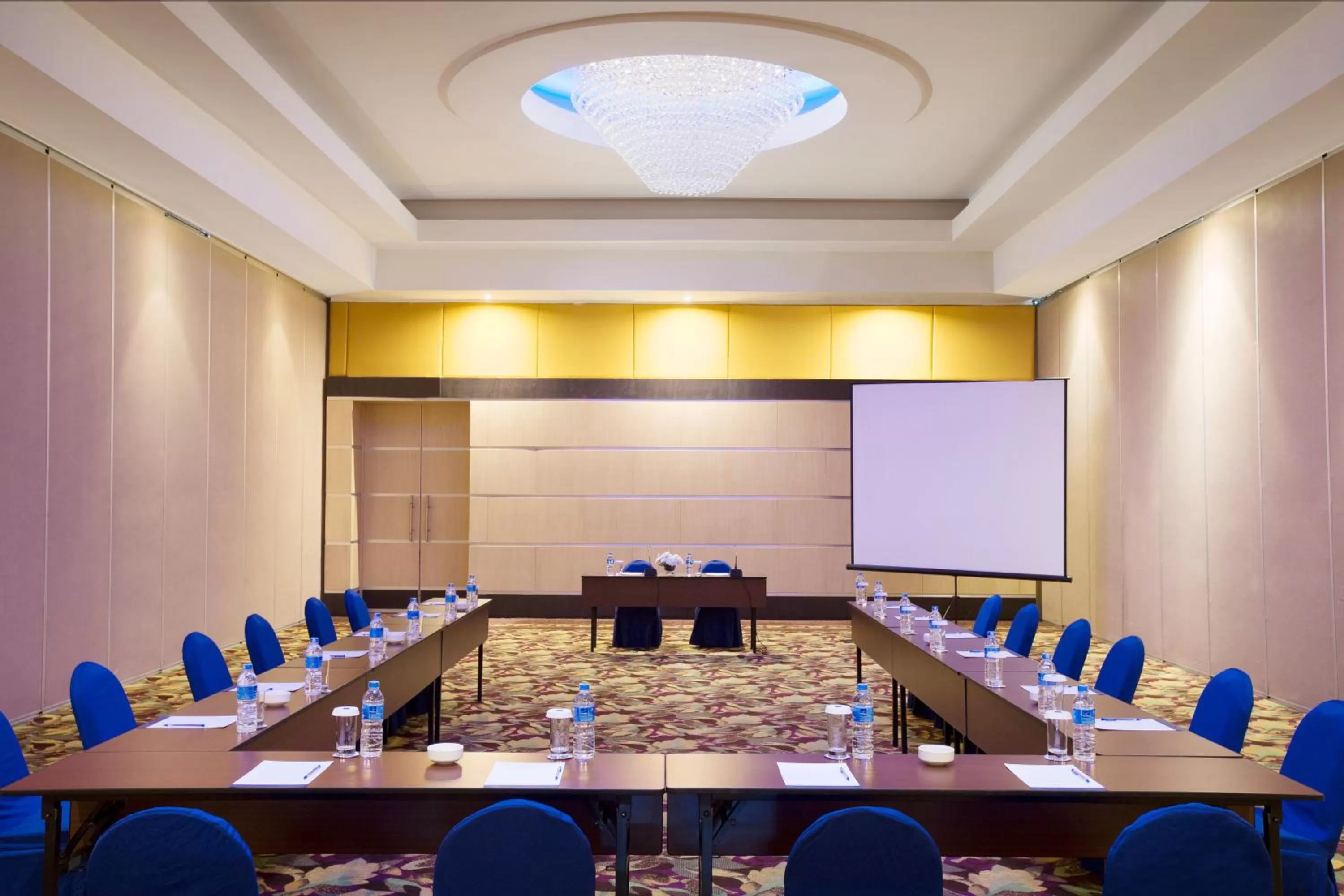 Business facilities in Novotel Manado Golf Resort & Convention Center