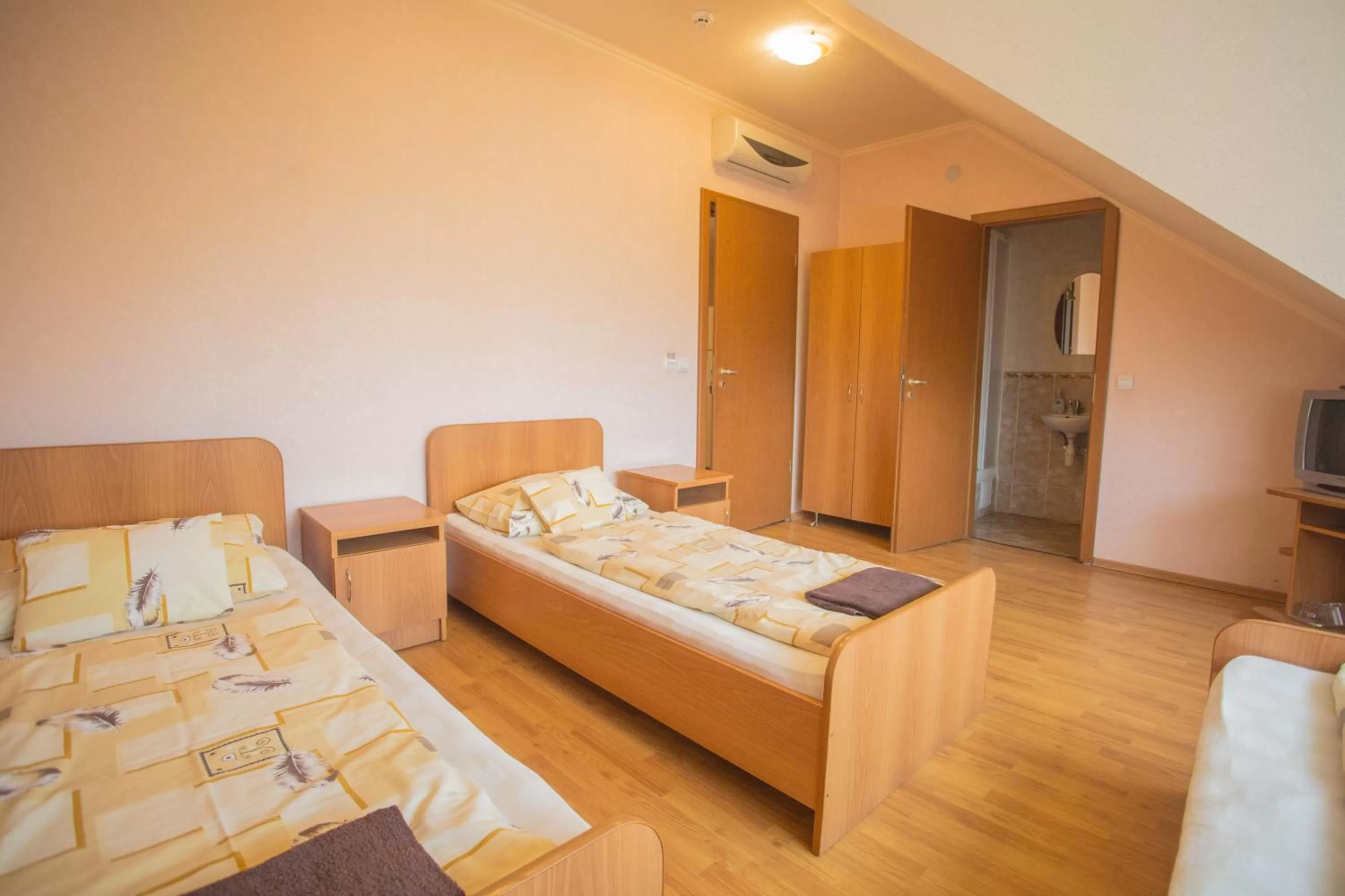 Other, Bed in Praktik Hotel & Restaurant