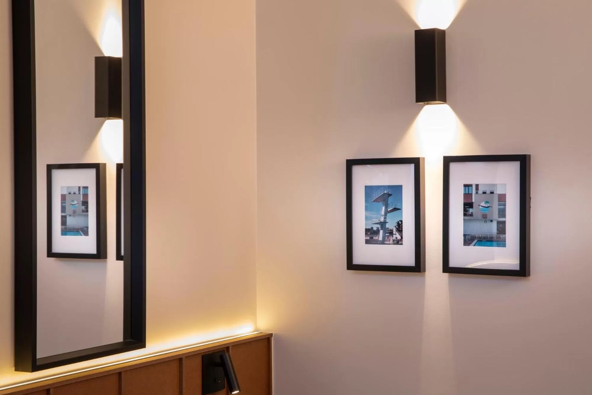 Decorative detail in Hôtel du Port