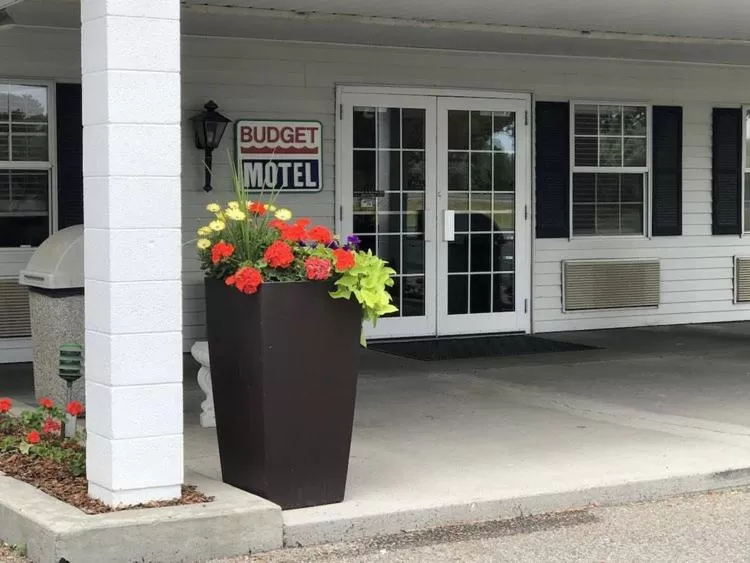 Property building in Budget Motel