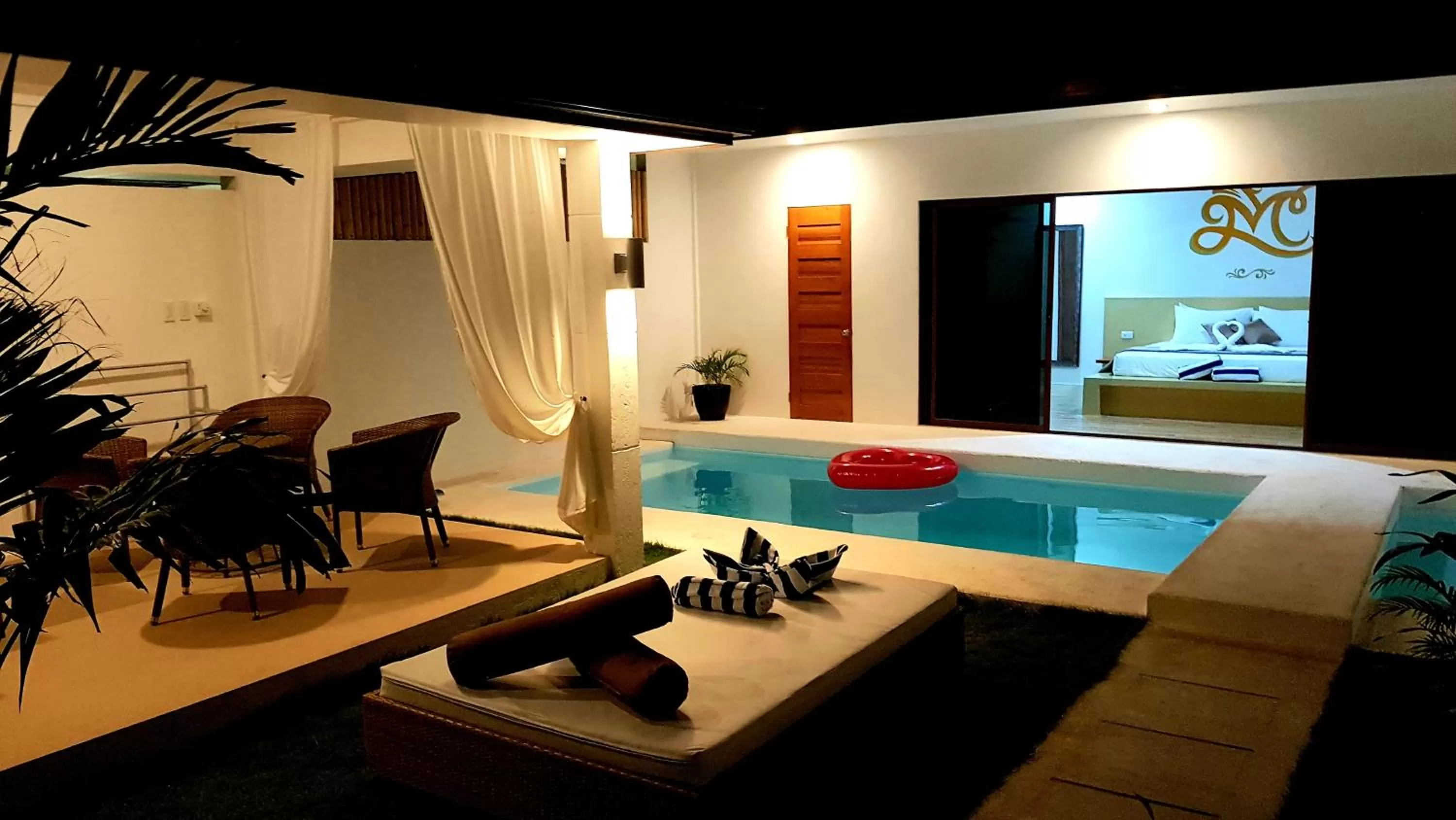 Swimming pool in Montecarlo Villas Panglao