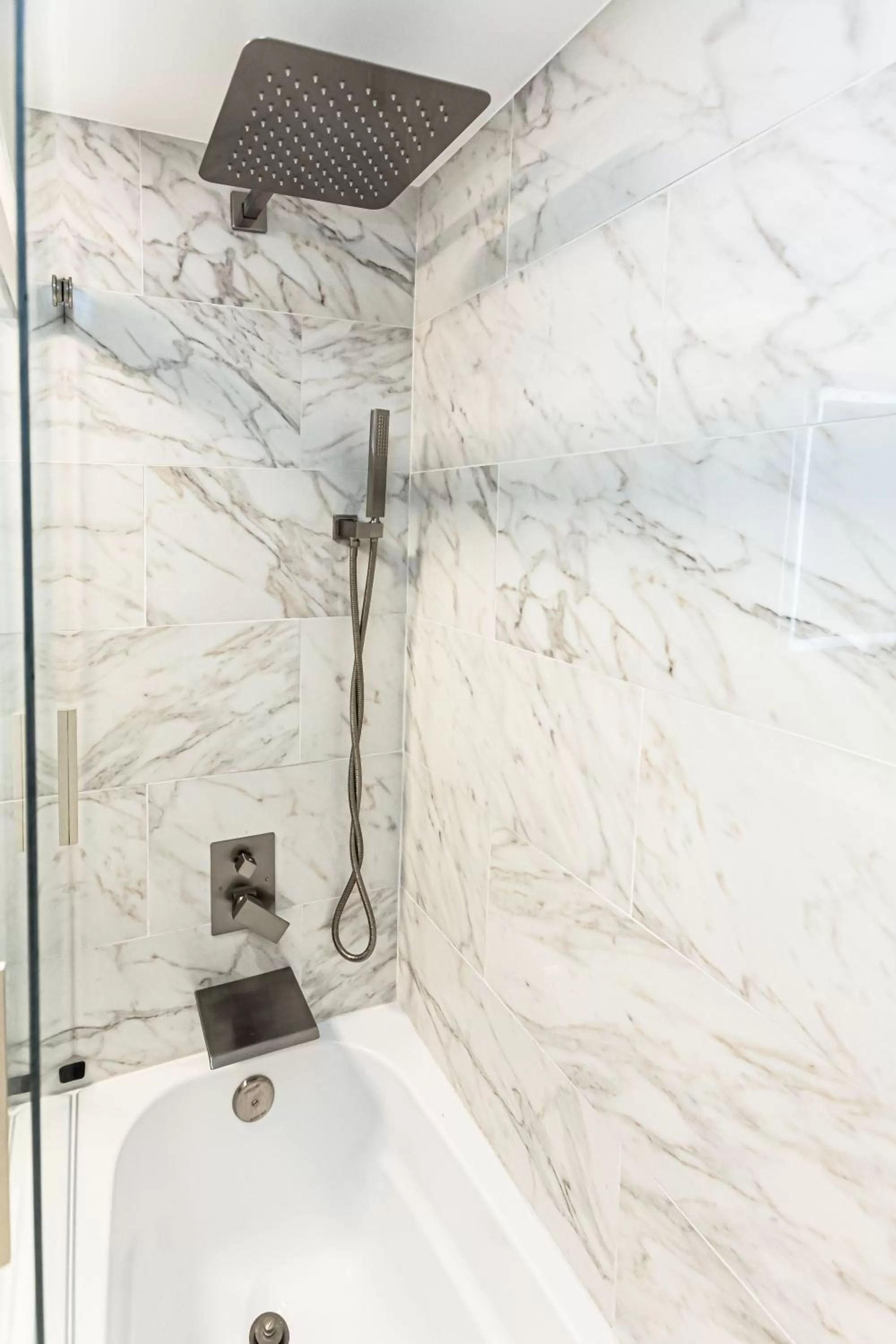 Bathroom in SKYLARANNA Resort & SPA