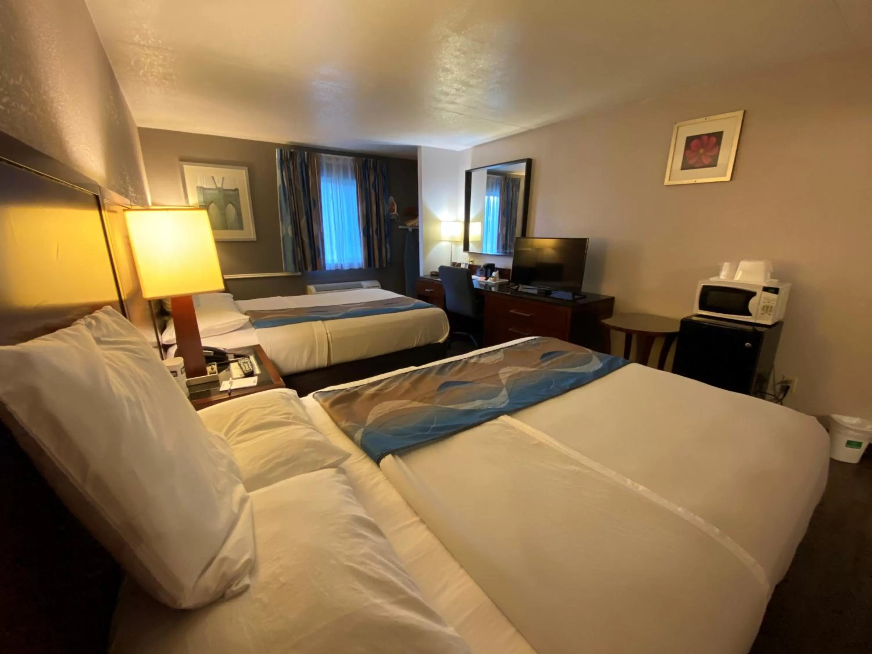 Bed in Travelodge Inn & Suites by Wyndham Albany