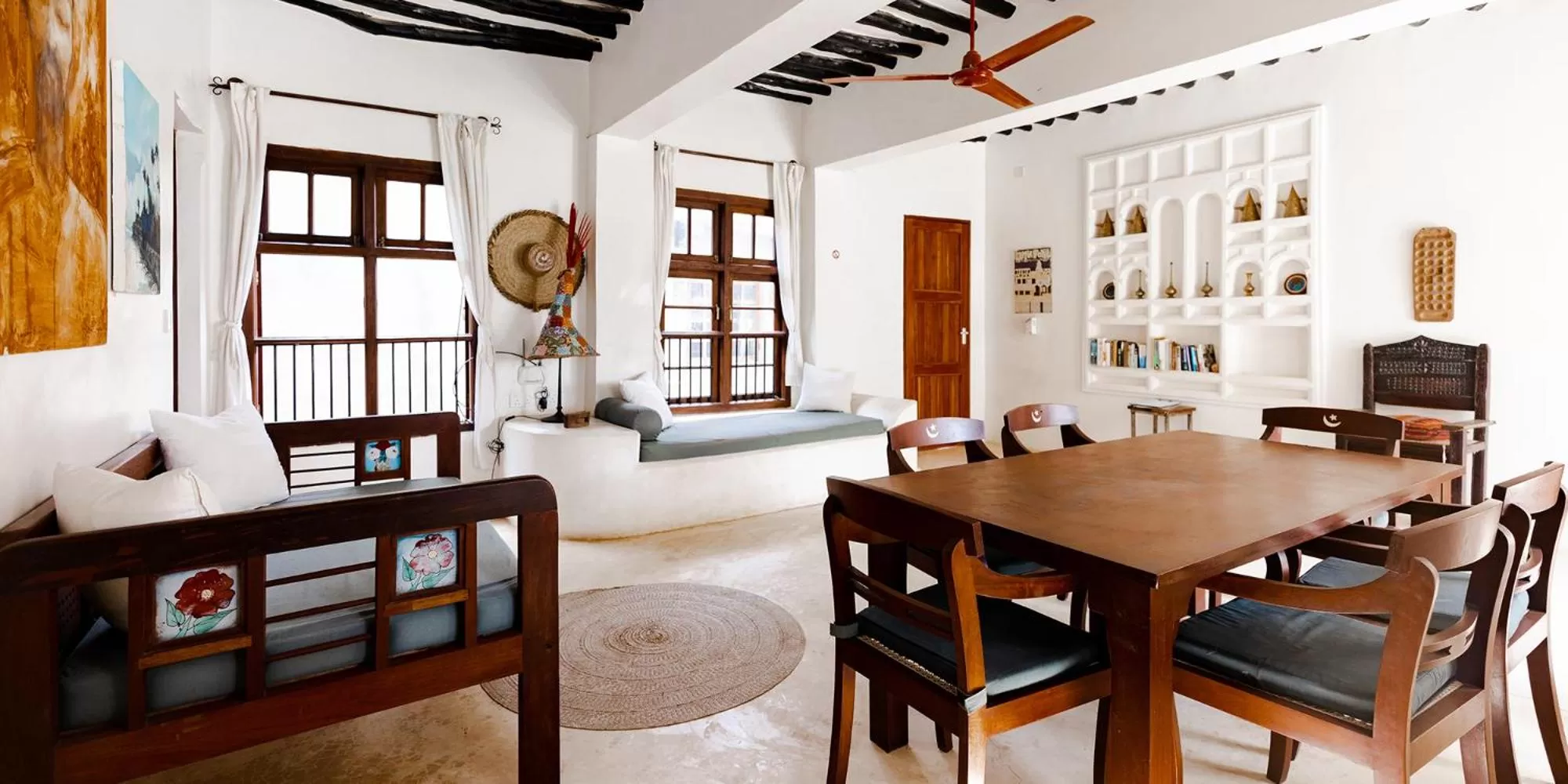Living room, Dining Area in Jua House