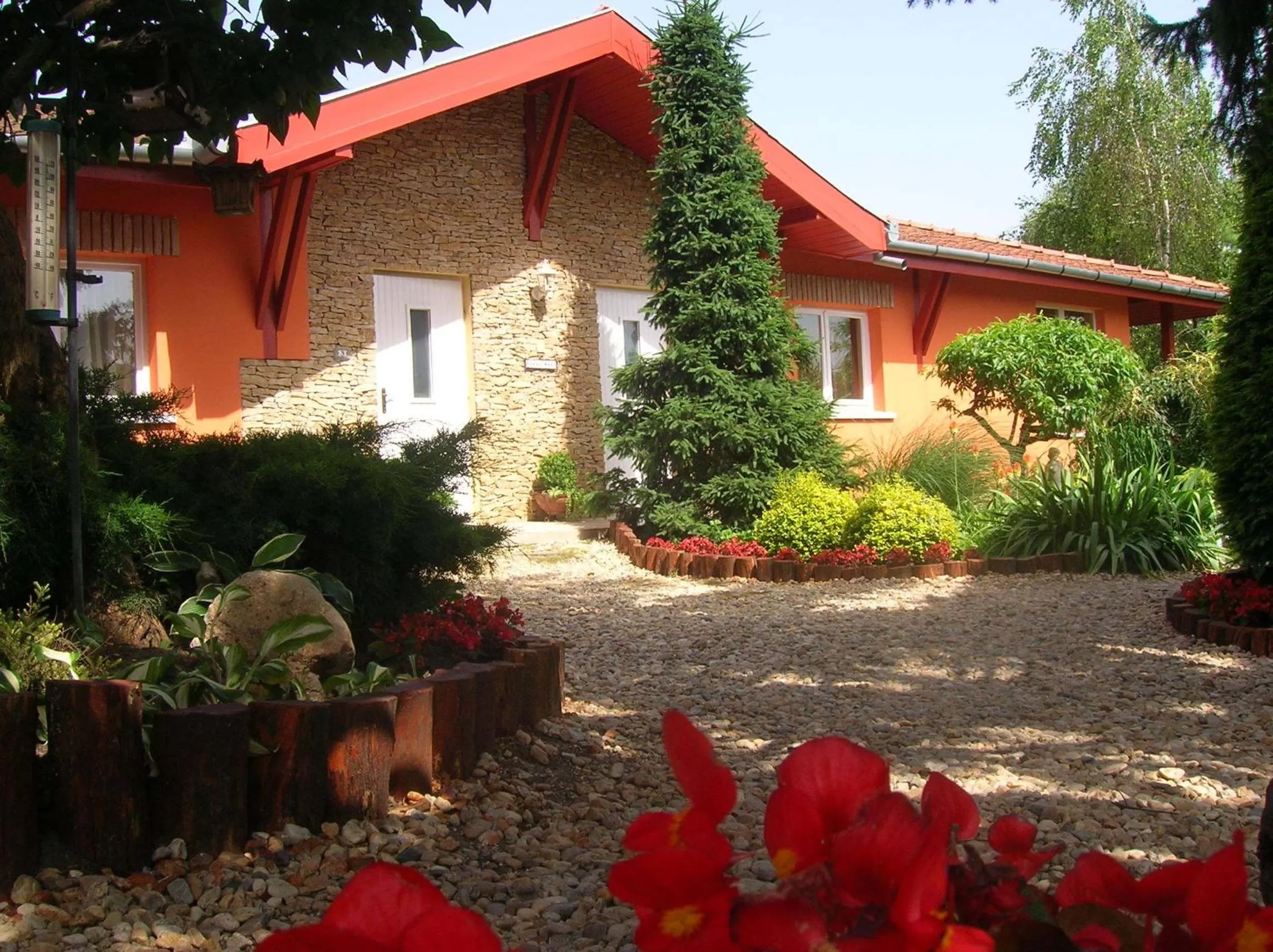 Property Building in Green Park Villa