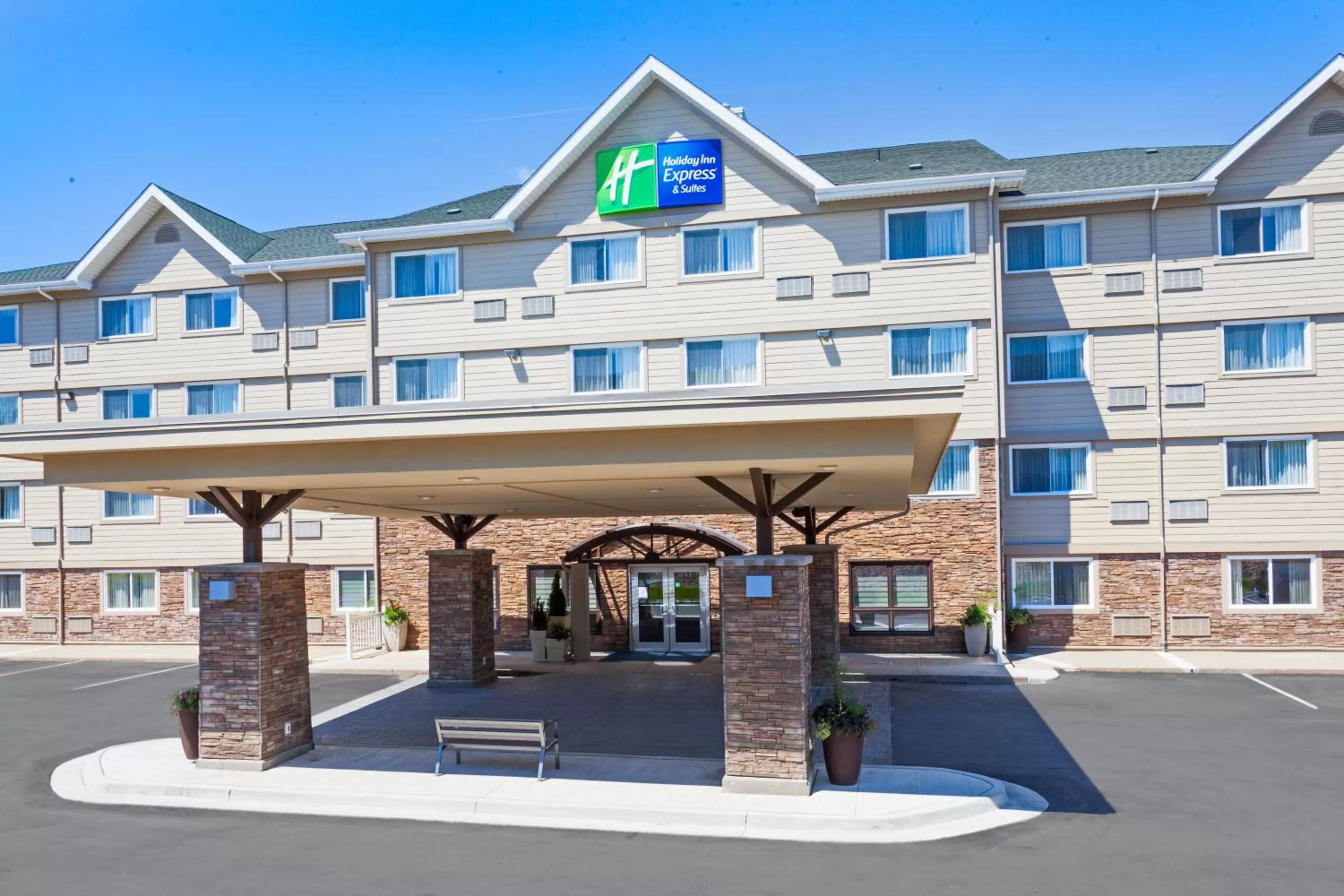 Property building in Holiday Inn Express Hotel & Suites Uptown Fredericton by IHG