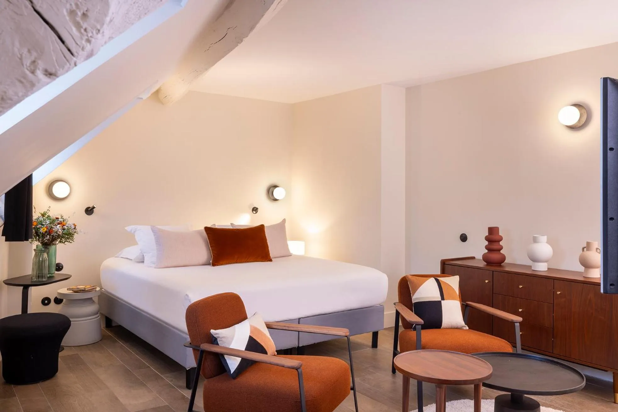 Bed in Hotel Chavanel