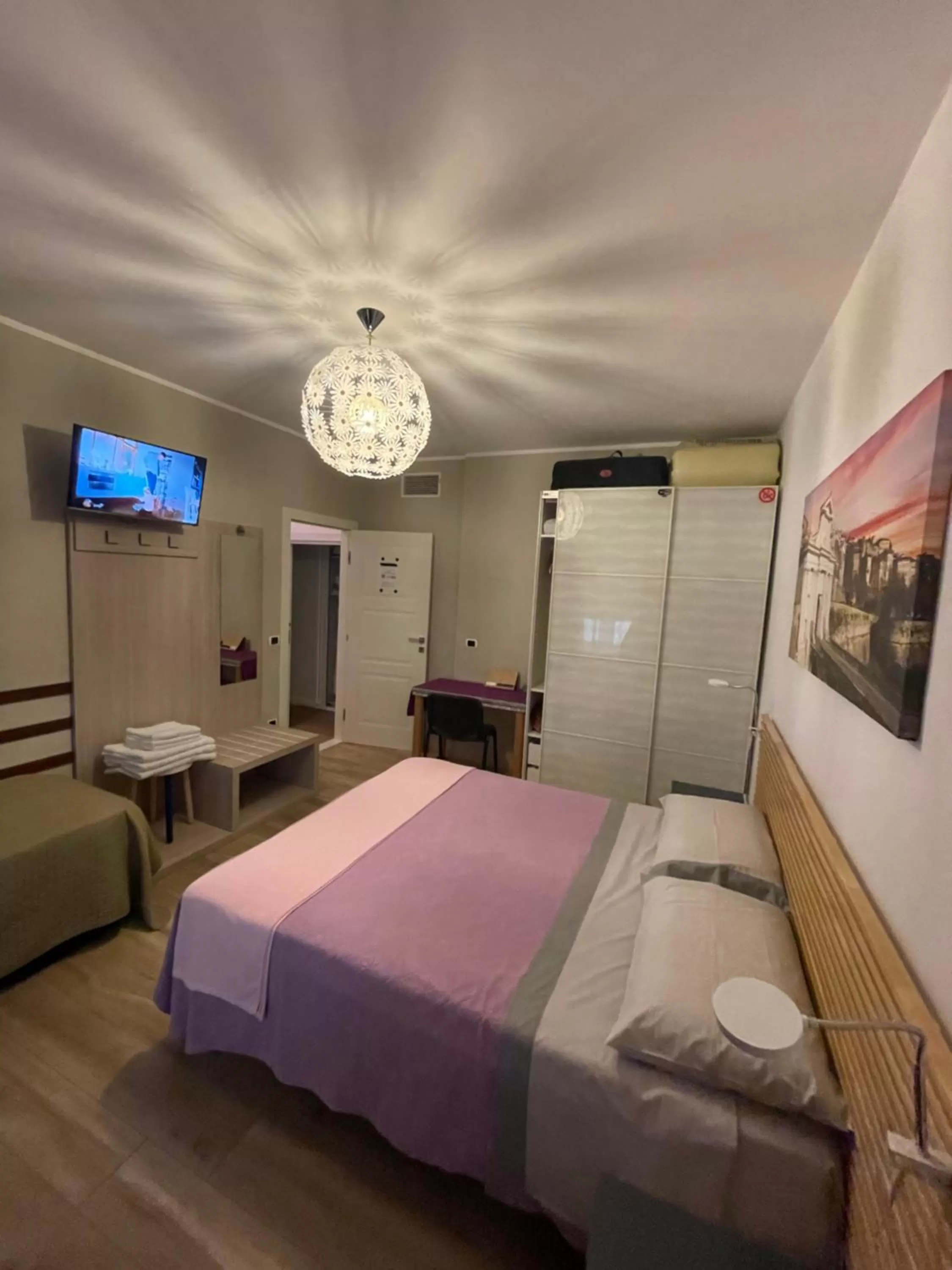 Bed in Smart-House Rent-Rooms FREE PARKING