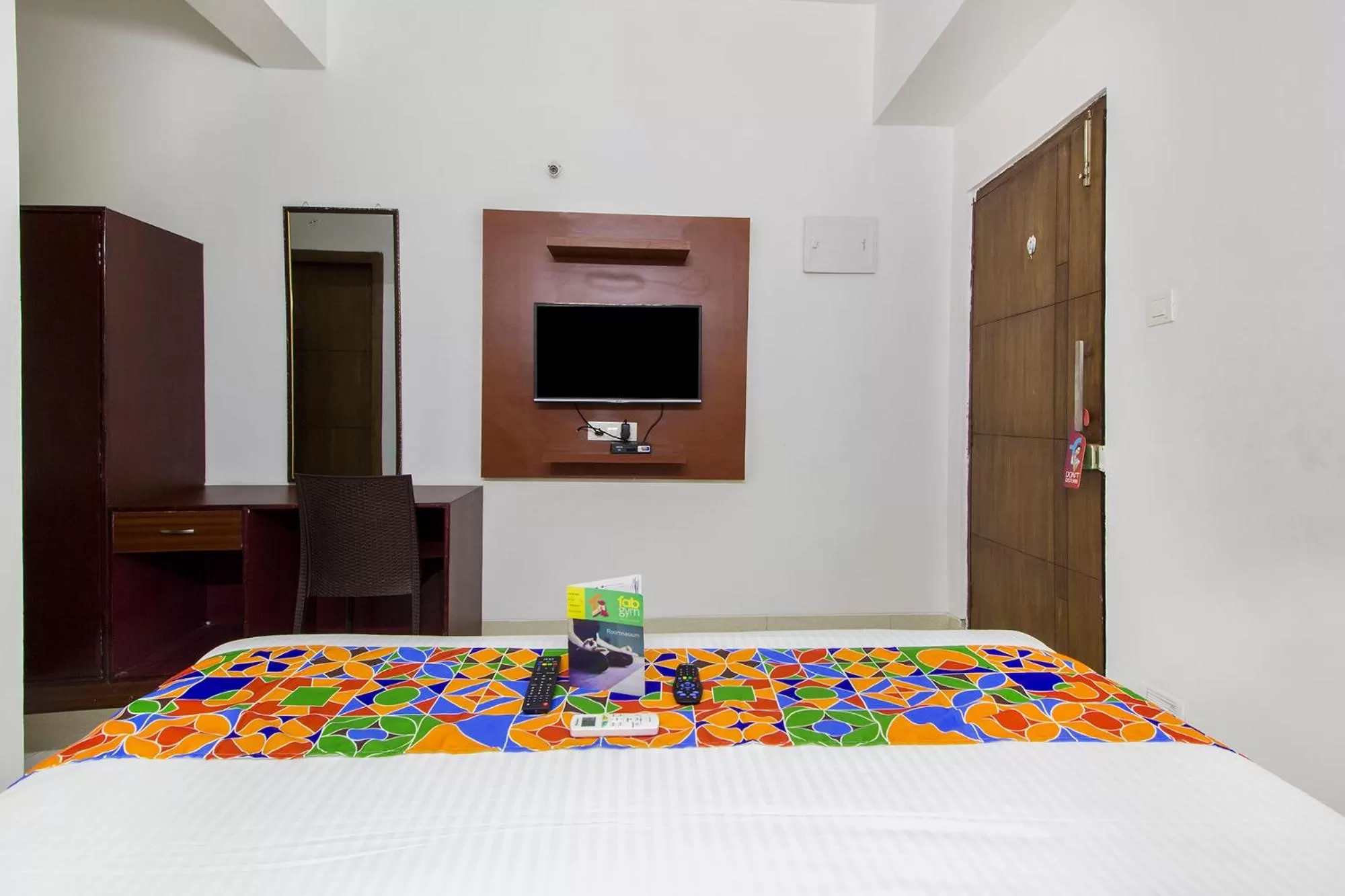 Bed in FabHotel Limestone Suites -750M from Yashoda Hospitals, Somajiguda