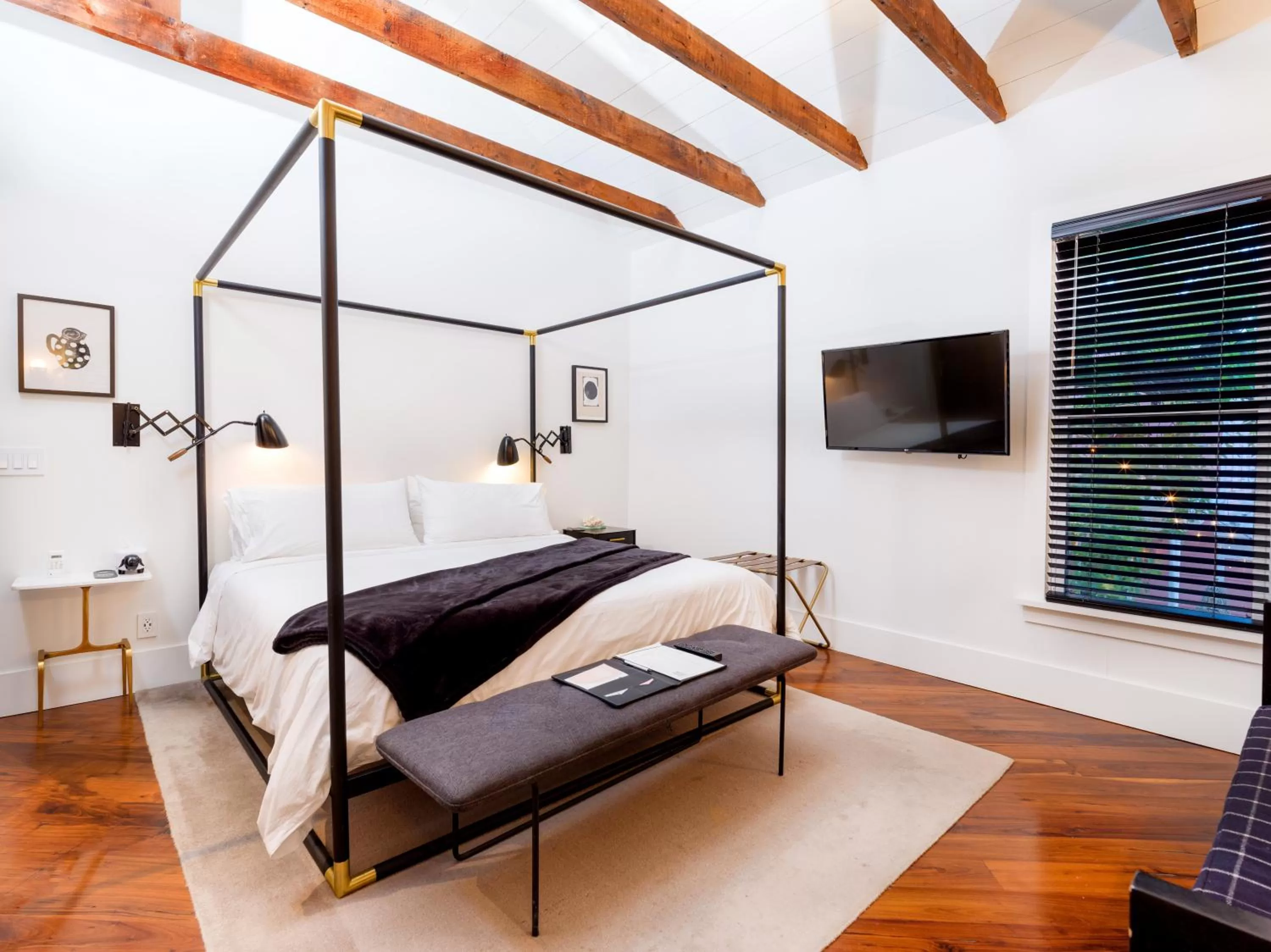 Bed in American Beech Hotel