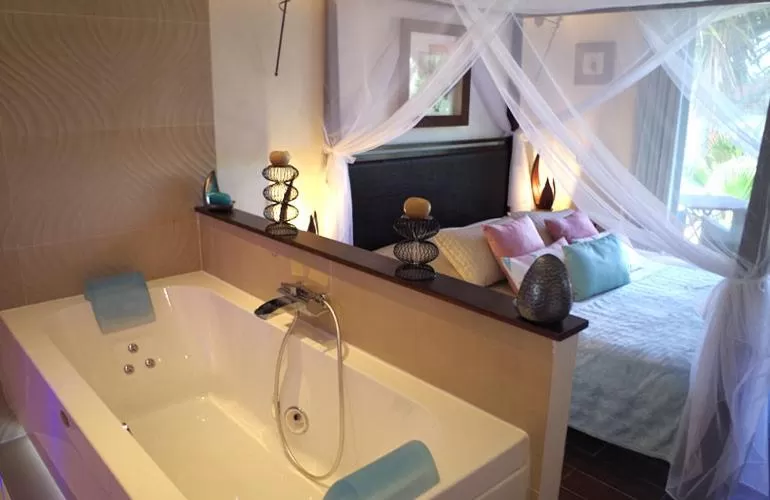 Bathroom, Bed in B&B Val D'azur