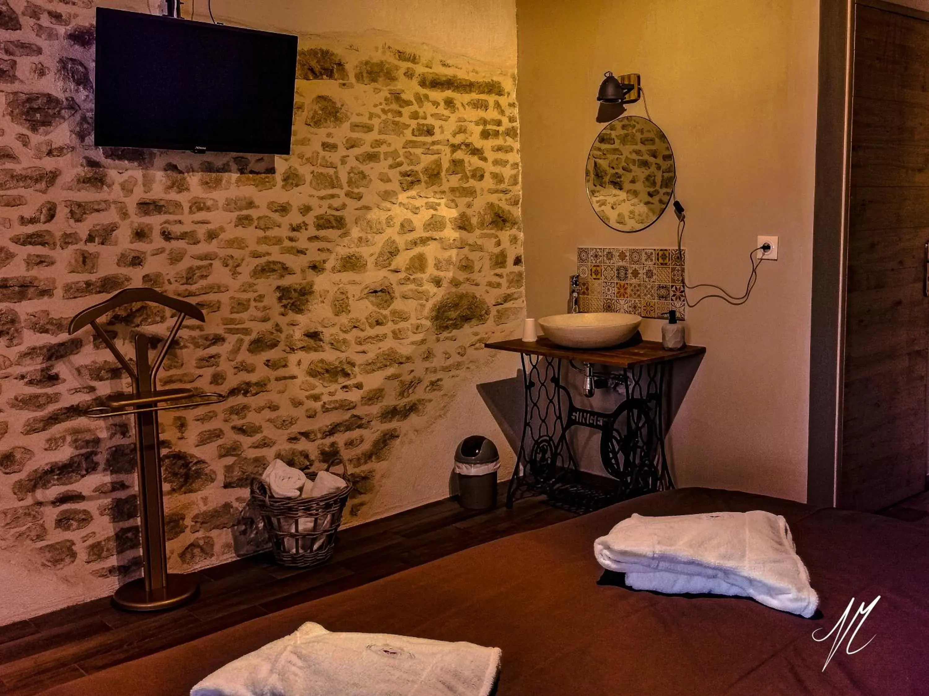 Double Room in LA GRANGE DES FRANGINES Double Room in LA GRANGE DES FRANGINES