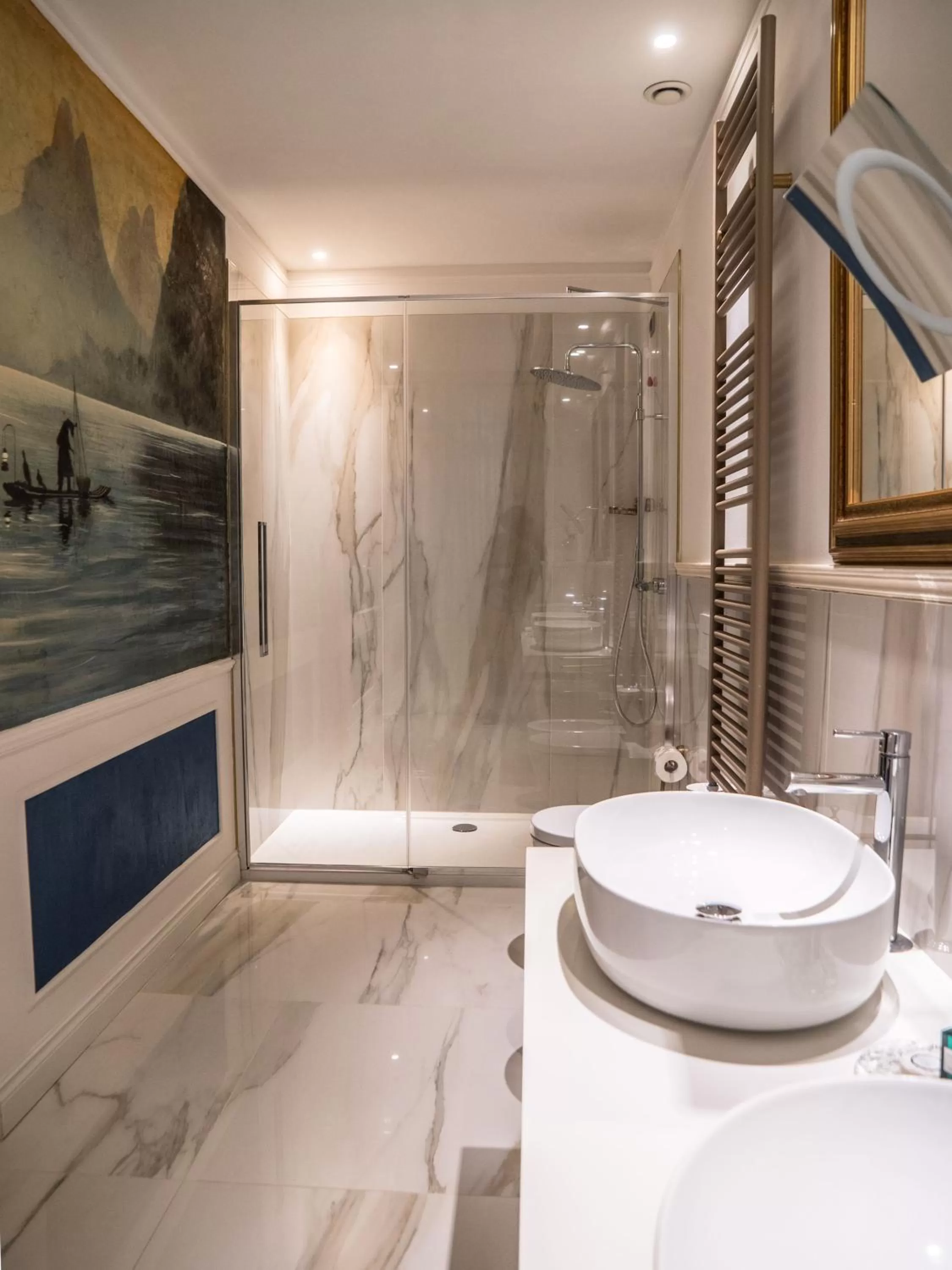 Shower in EGO' Boutique Hotel - The Silk Road