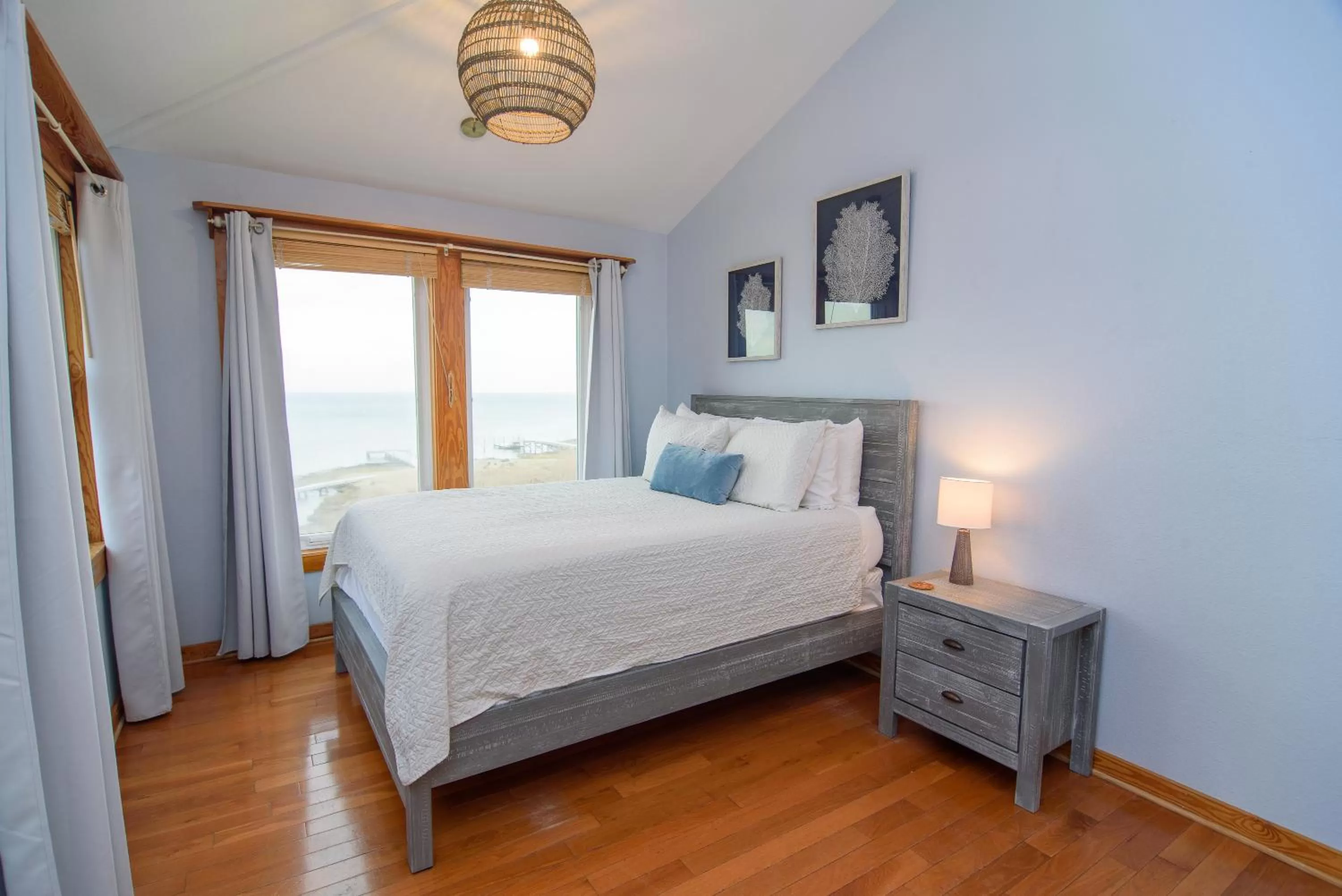 Bed in The Inn on Pamlico Sound