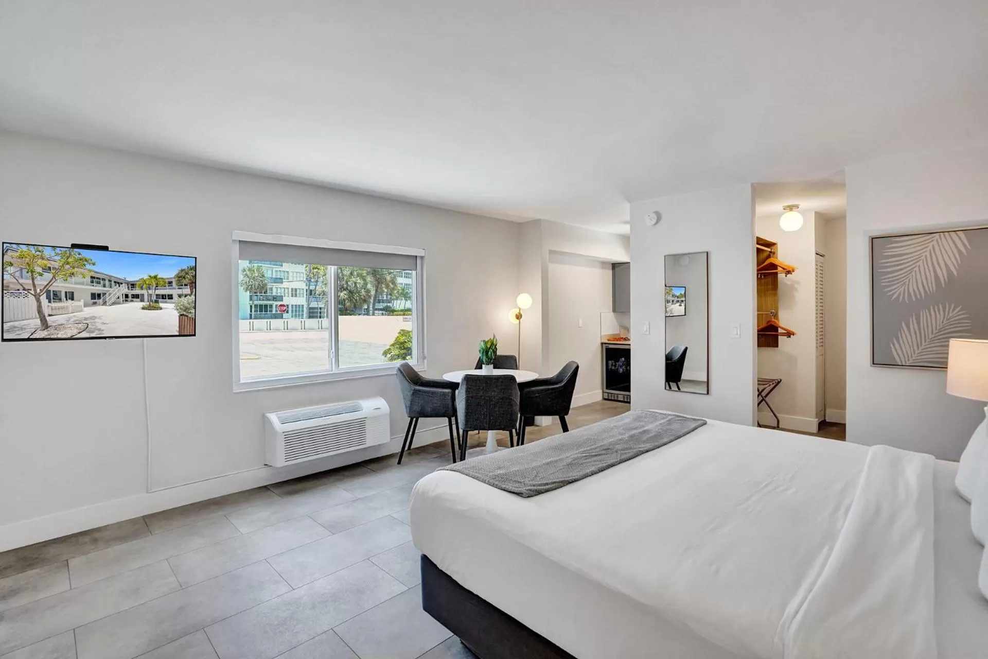 Premium King with Kitchenette  - single occupancy in Royal Beach Palace