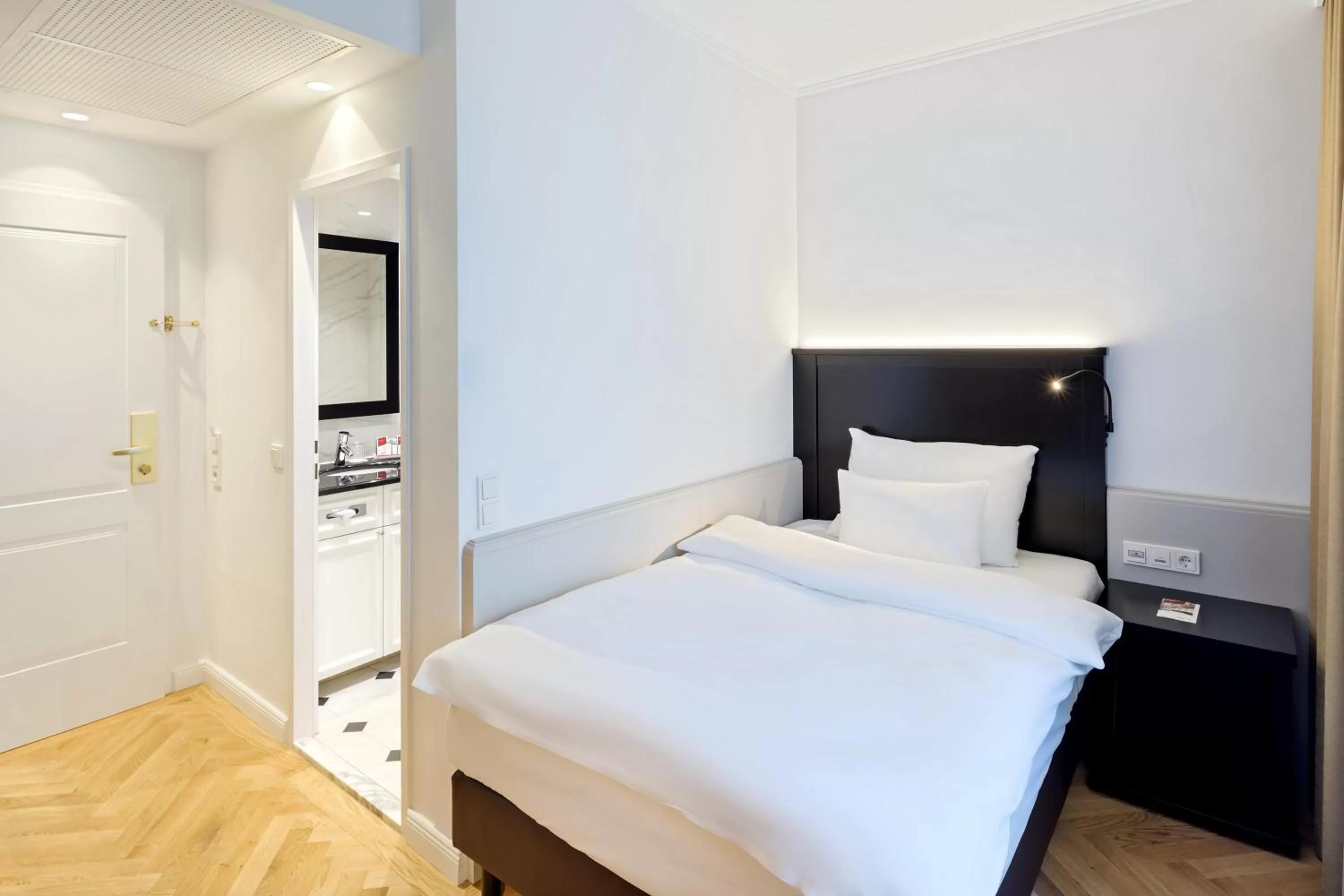 Bed in Austria Trend Parkhotel Schönbrunn Wien