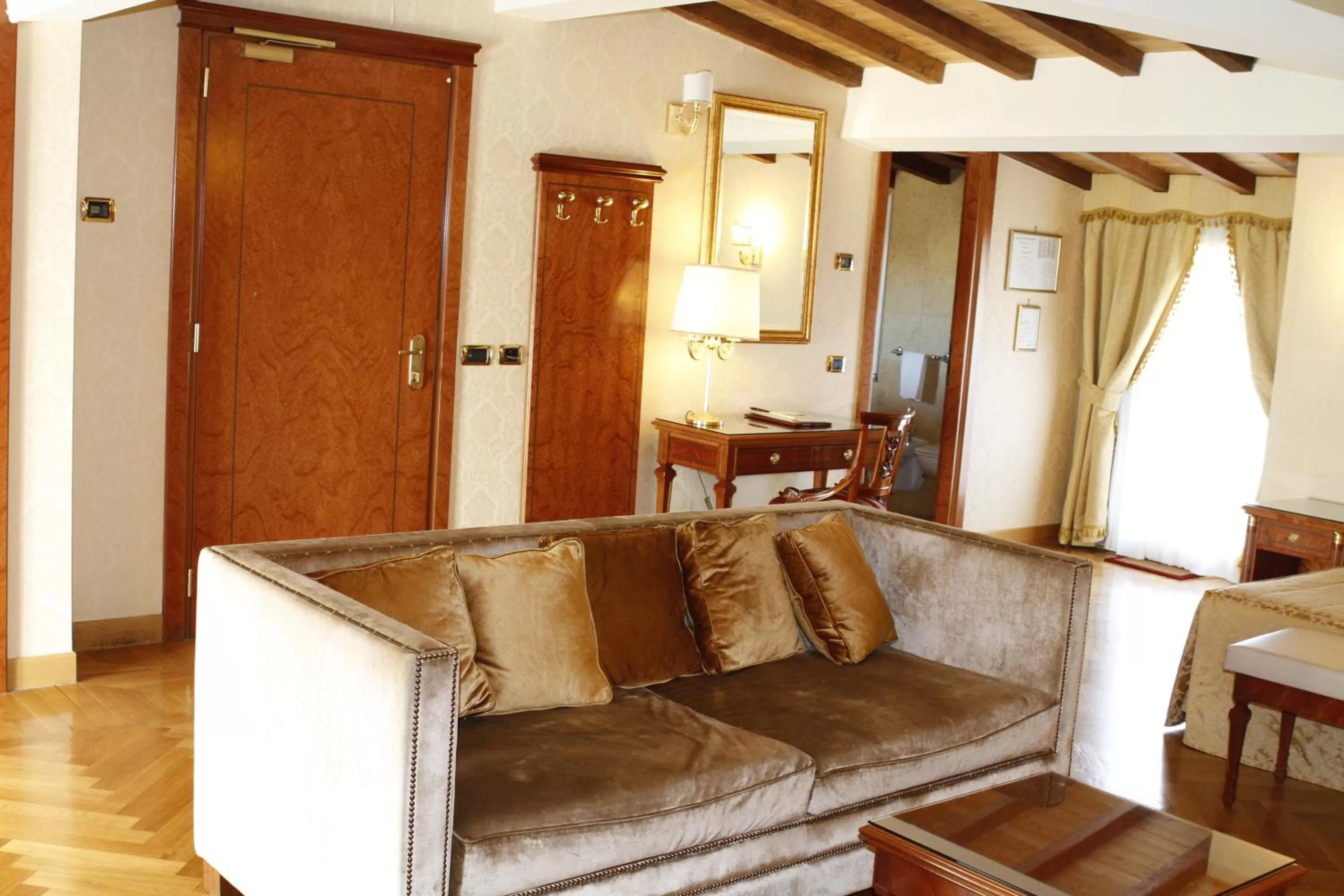 Seating area in Hotel Villa Pinciana