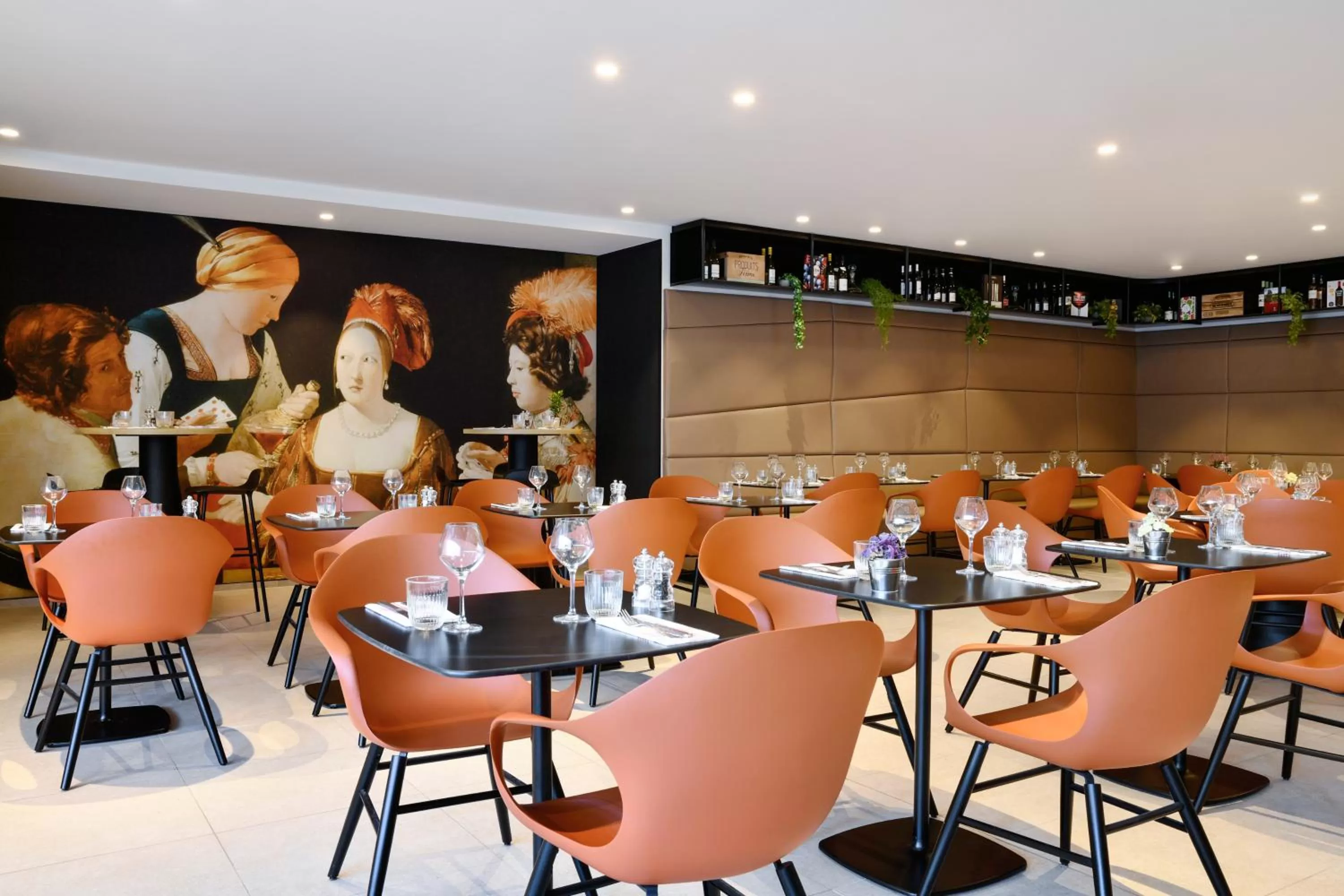 Restaurant/places to eat in Mercure Paris La Défense