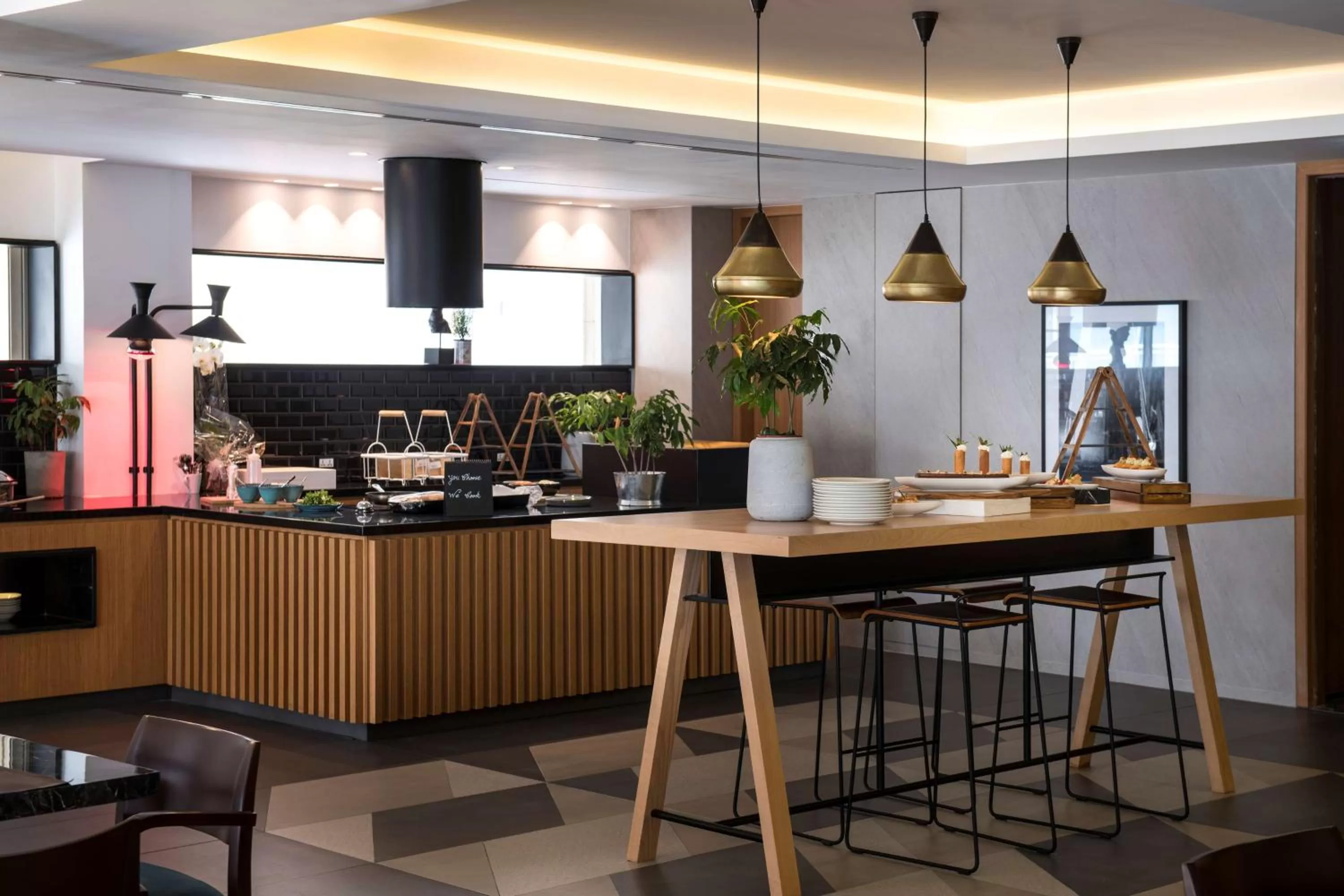 Restaurant/places to eat in Radisson Blu Hotel, Beirut Verdun