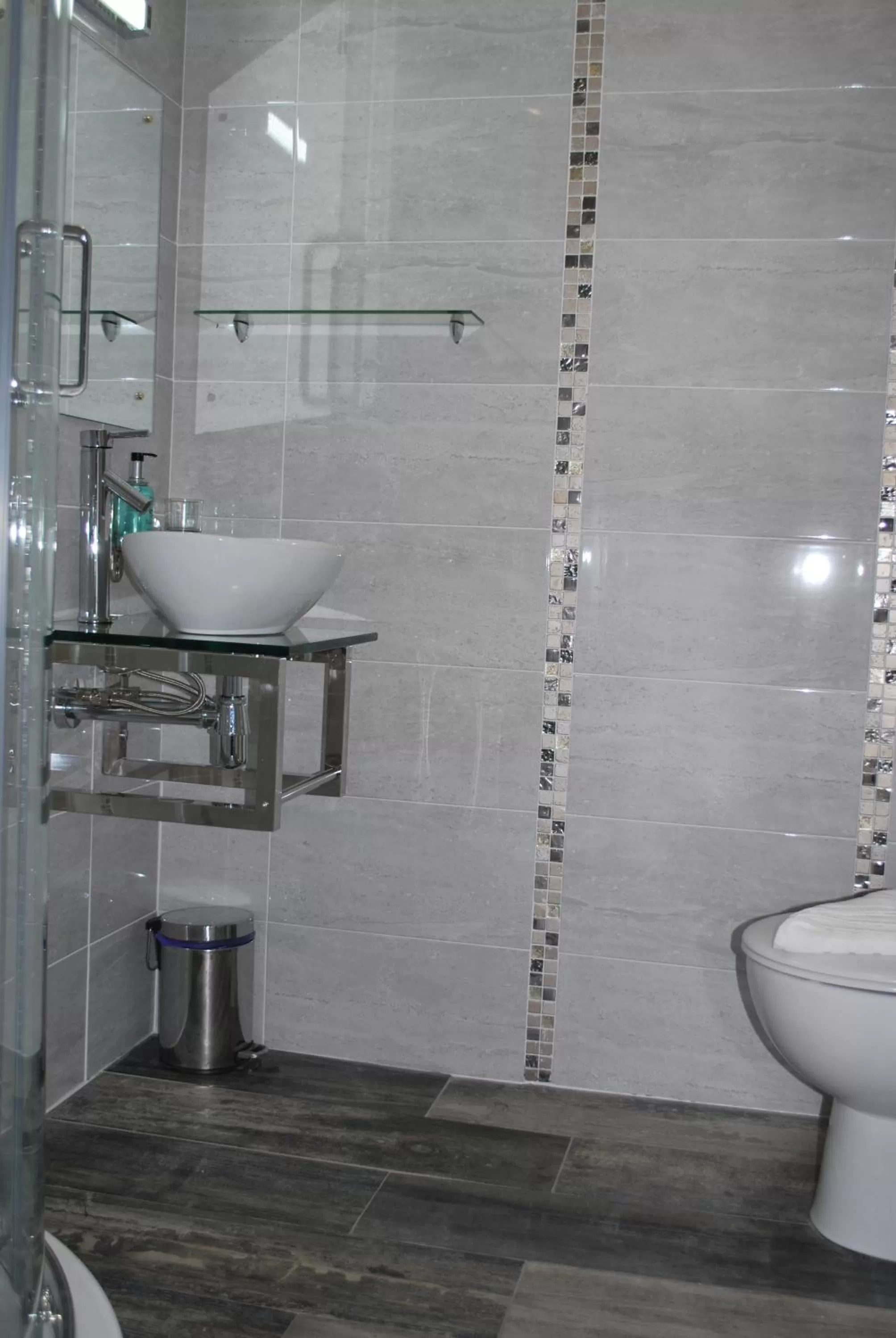 Bathroom in Ellan Vannin Hotel