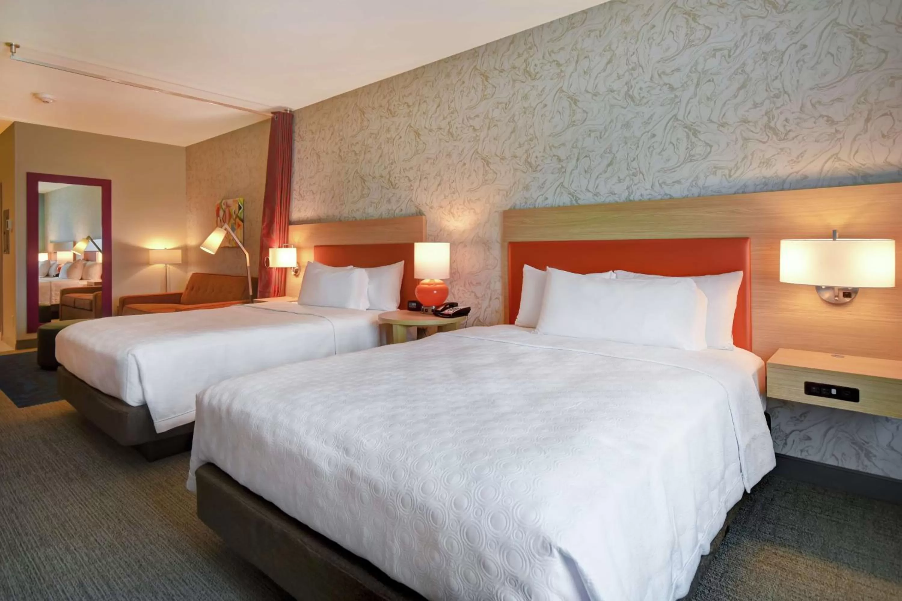 Living room, Bed in Home2 Suites by Hilton Harvey New Orleans Westbank