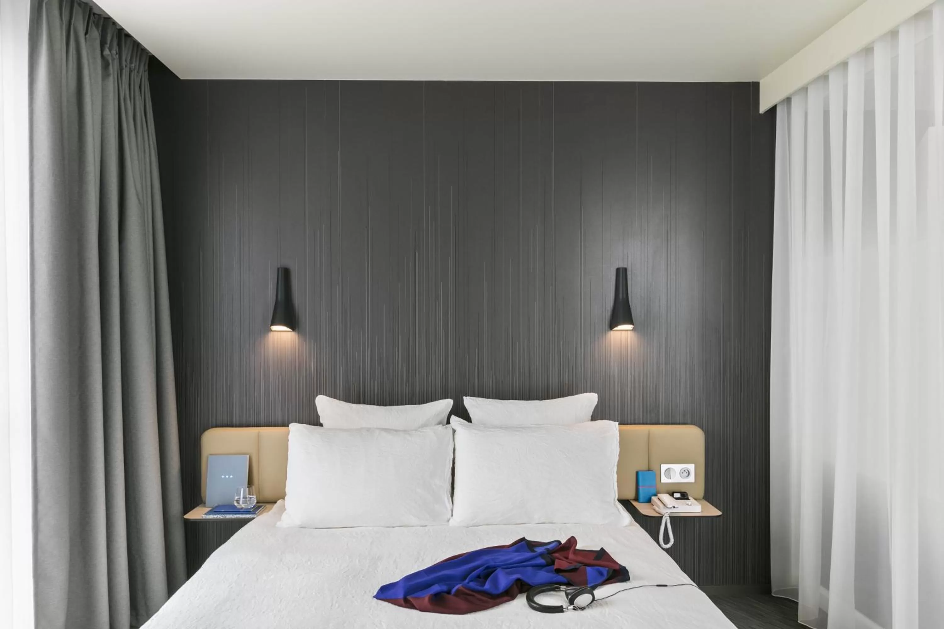 Bedroom, Bed in OKKO Hotels Paris Porte De Versailles