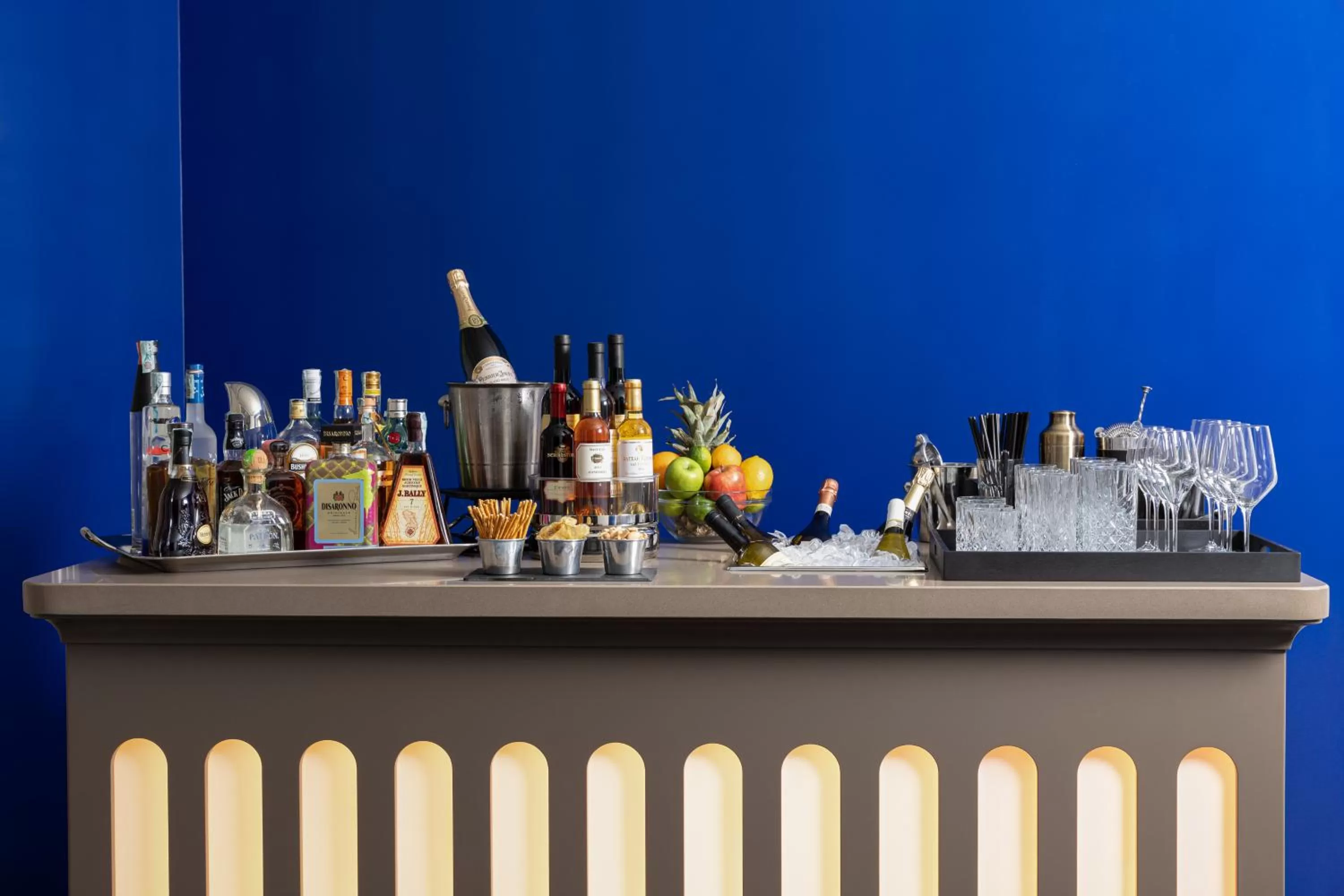 Lounge or bar in Room Mate Collection Filippo, Rome-Fontana di Trevi