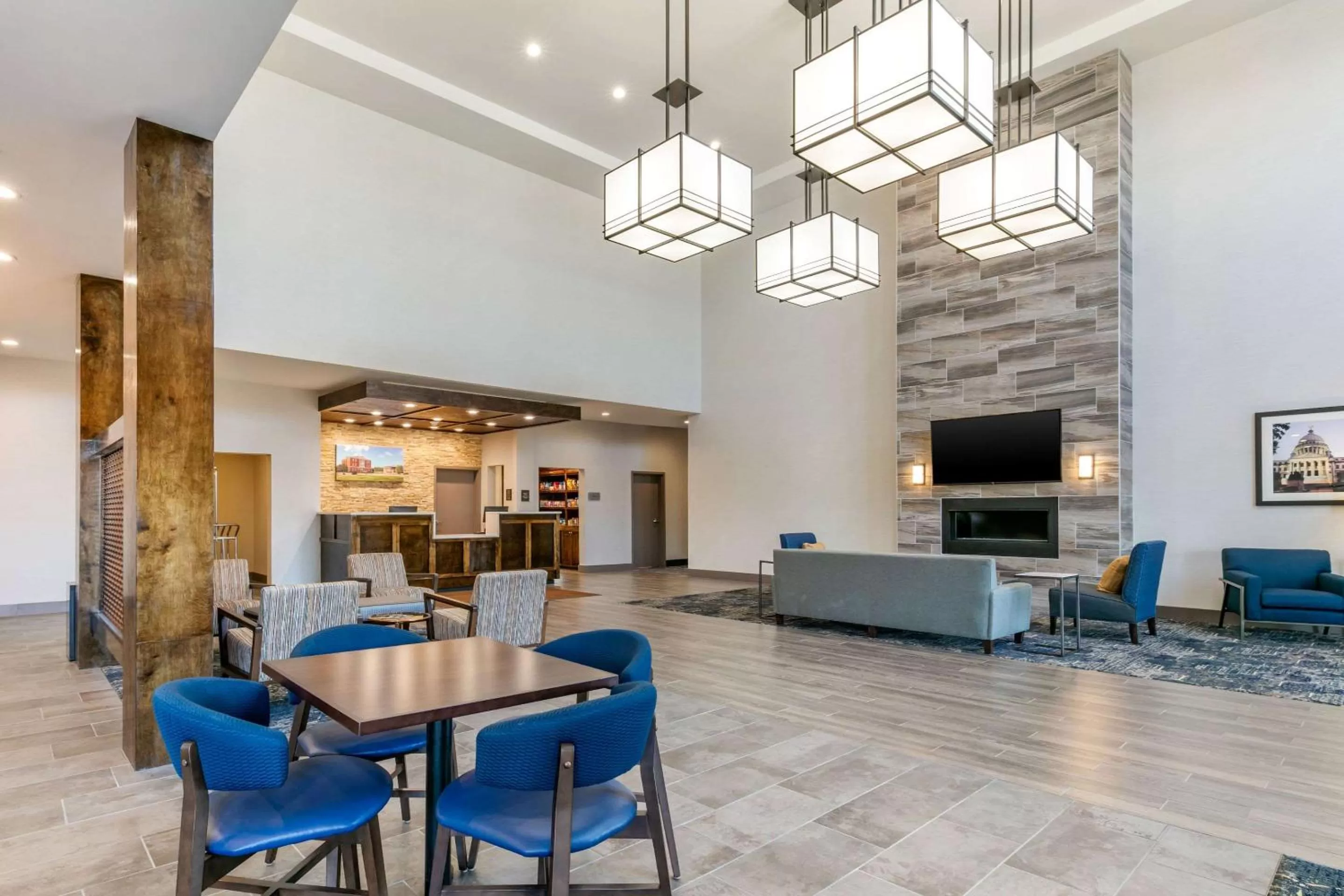 Lobby or reception in Comfort Suites North Tupelo