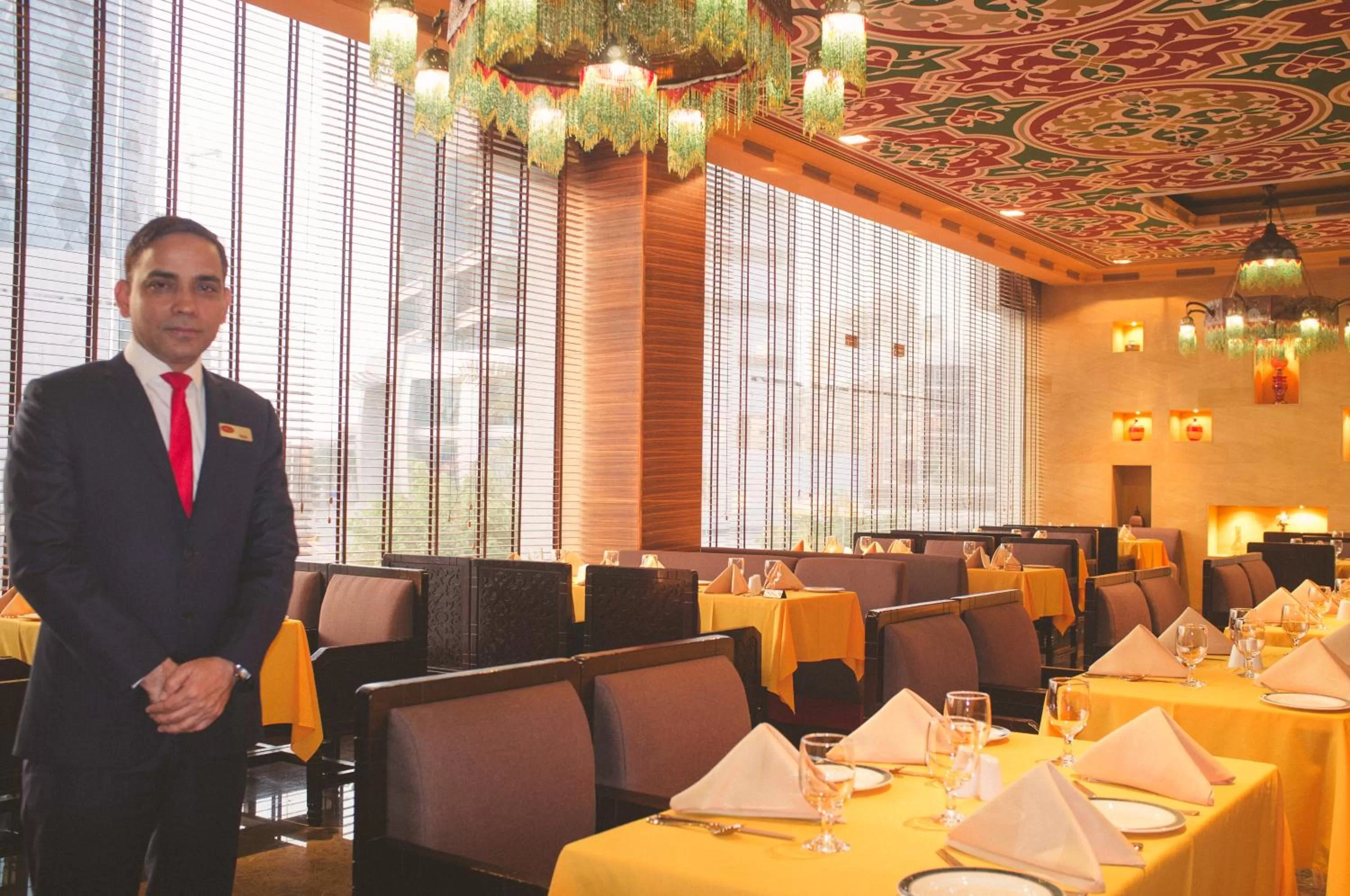 Restaurant/places to eat in Asdal Boutique Hotel Seef