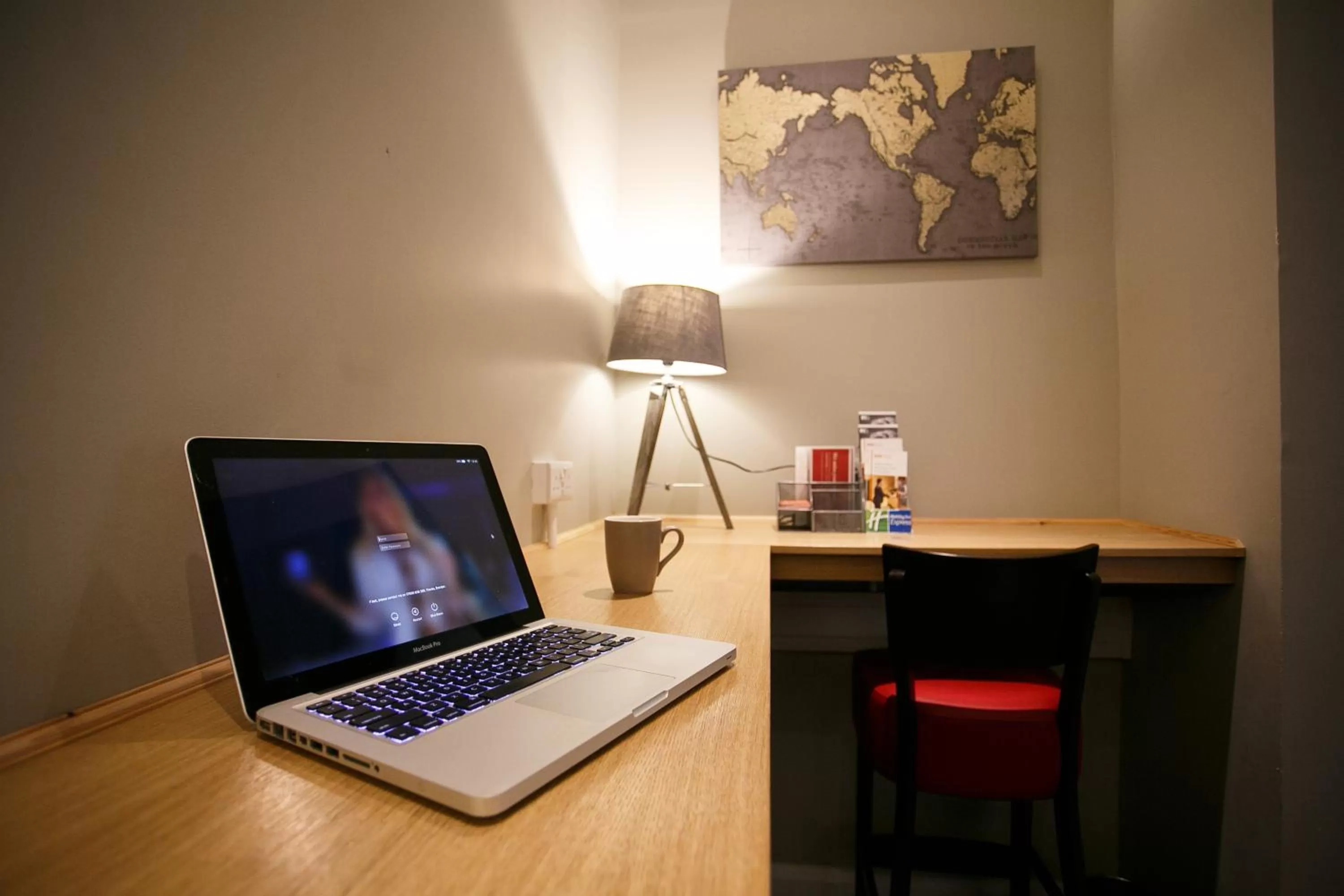 Business facilities in Holiday Inn Express Antrim by IHG