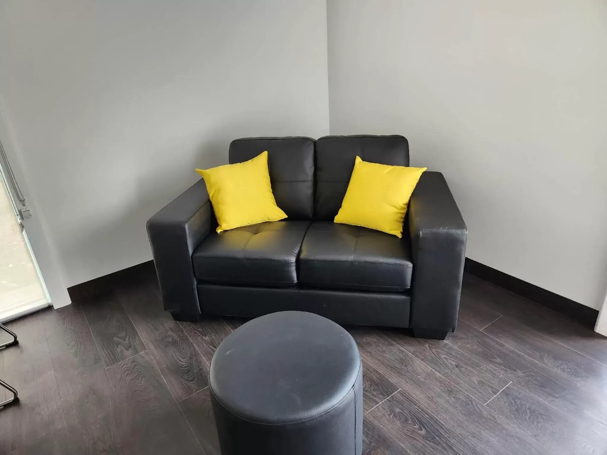 A Suite with Spa Bath in Budget on the Lake A Suite with Spa Bath in Budget on the Lake