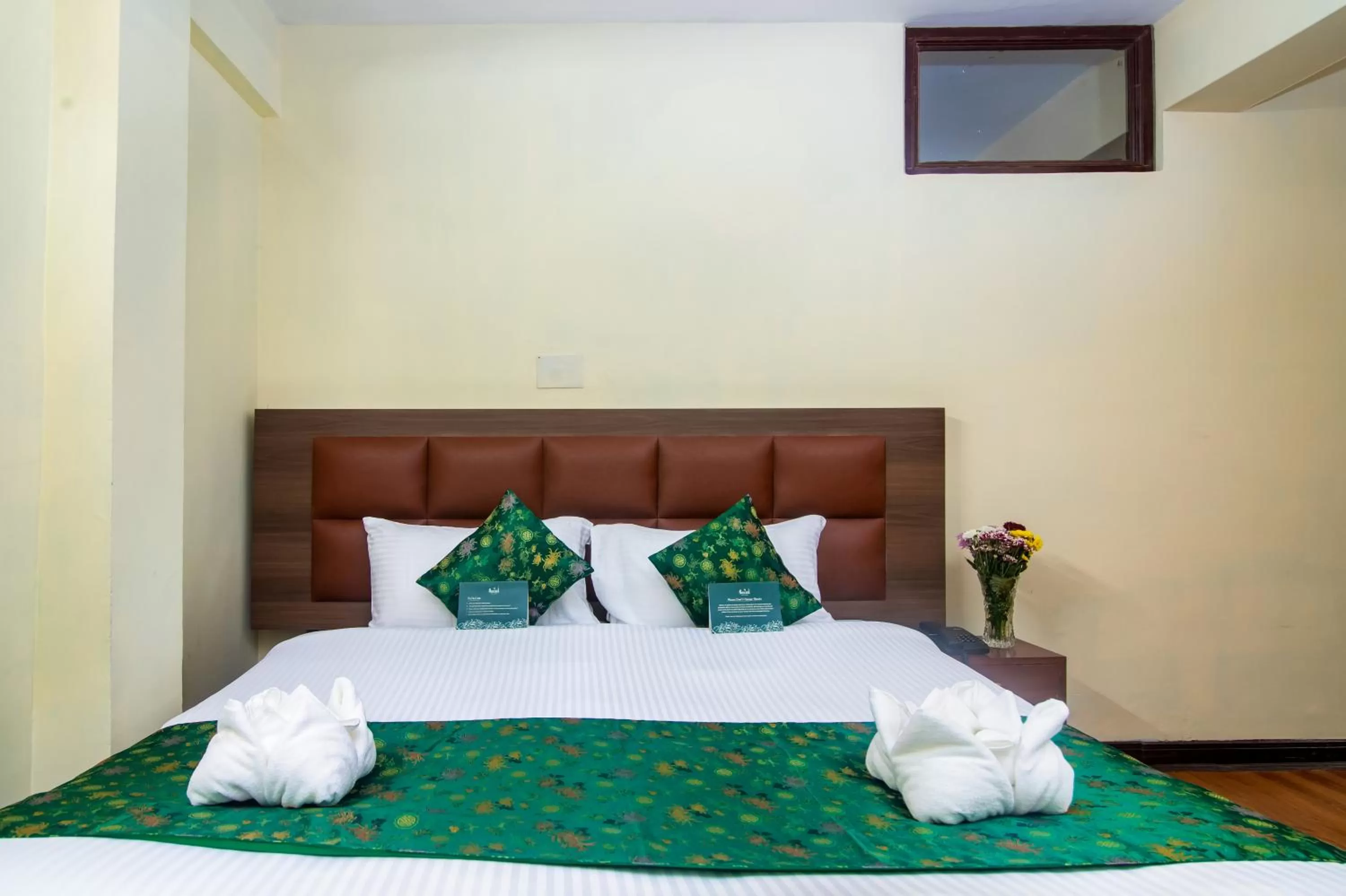 Bed in Muscatel BhumSang - 200 Mts from Mall Road