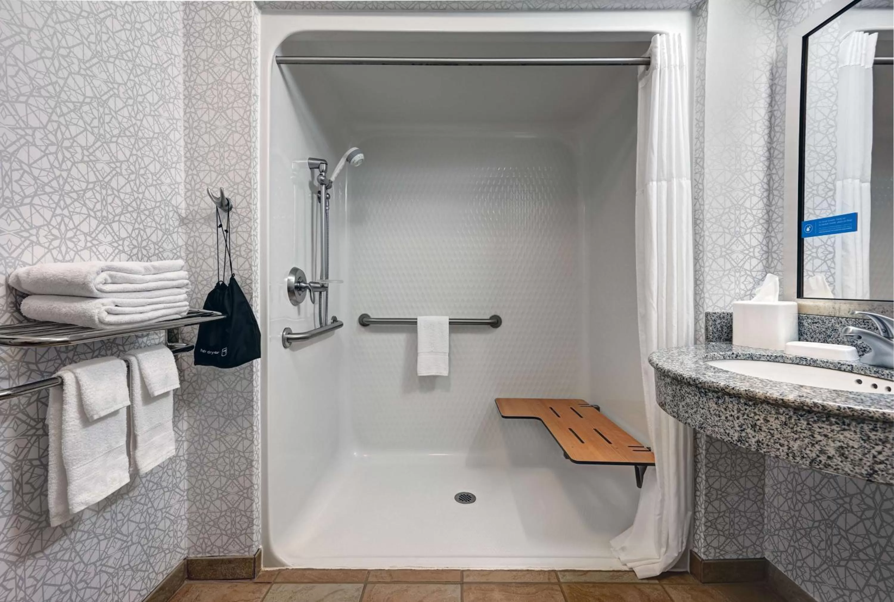 Bathroom in Hampton Inn Farmington