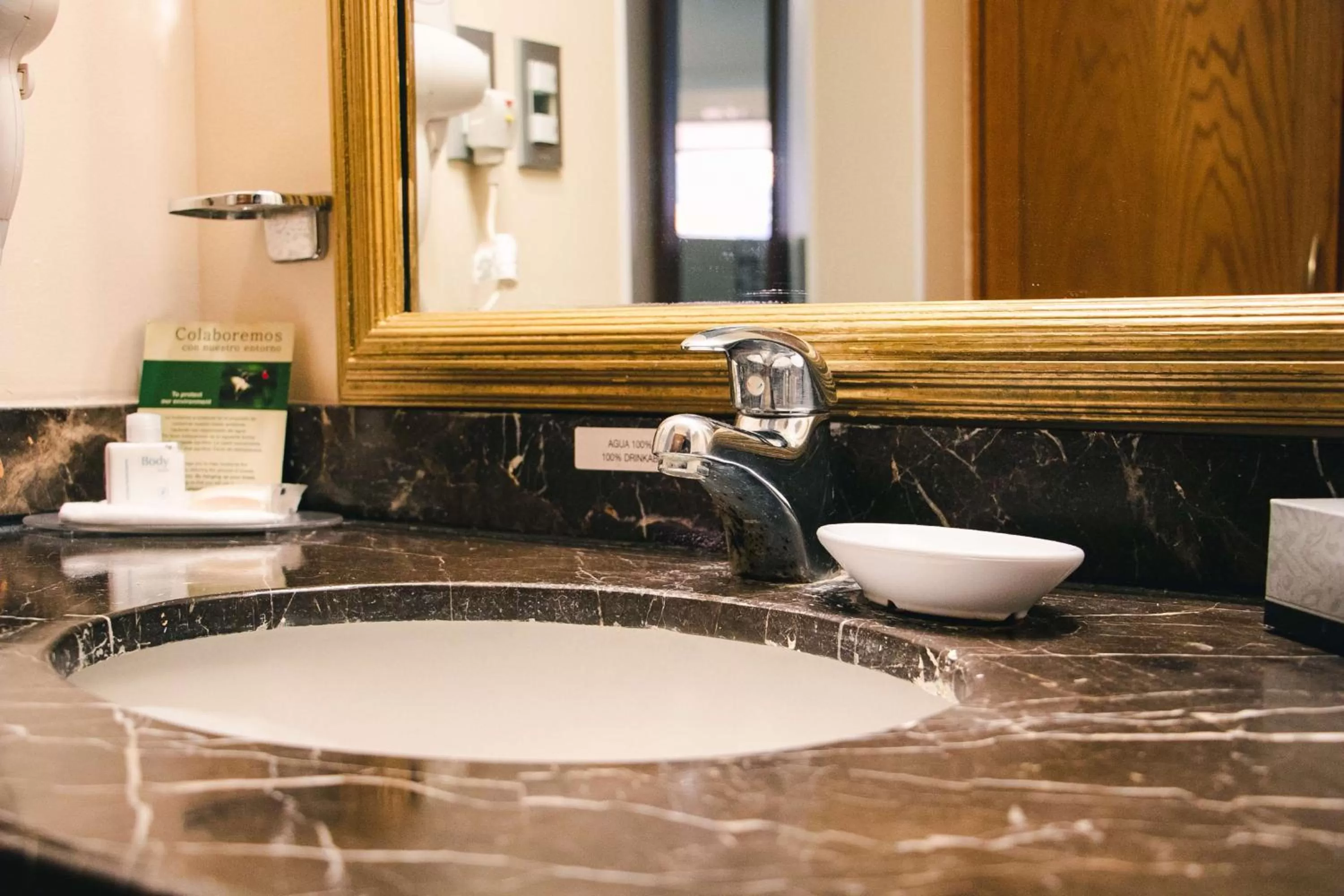 Bathroom in Best Western Plus Chihuahua Aeropuerto