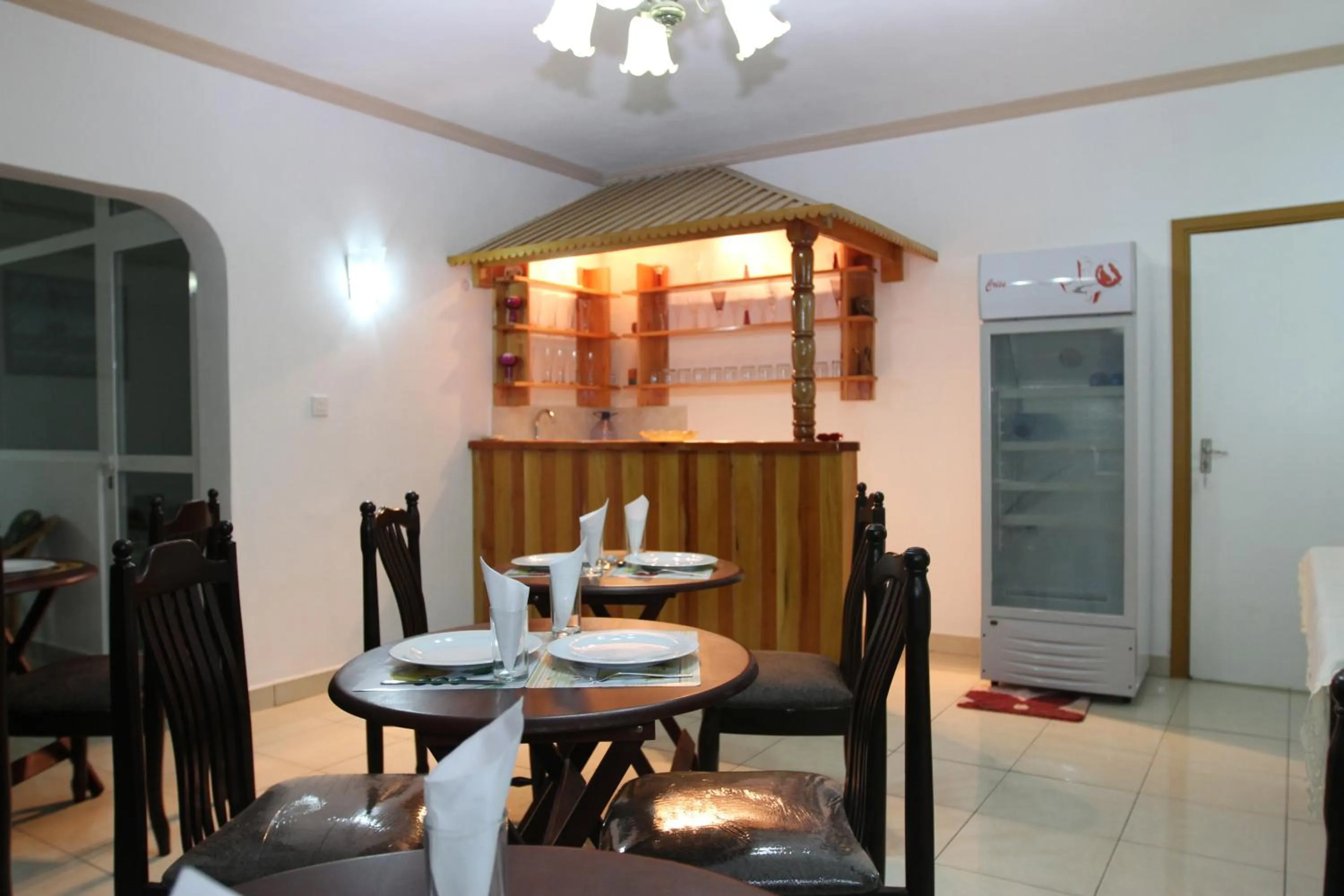 Restaurant/places to eat in Forest Lodge