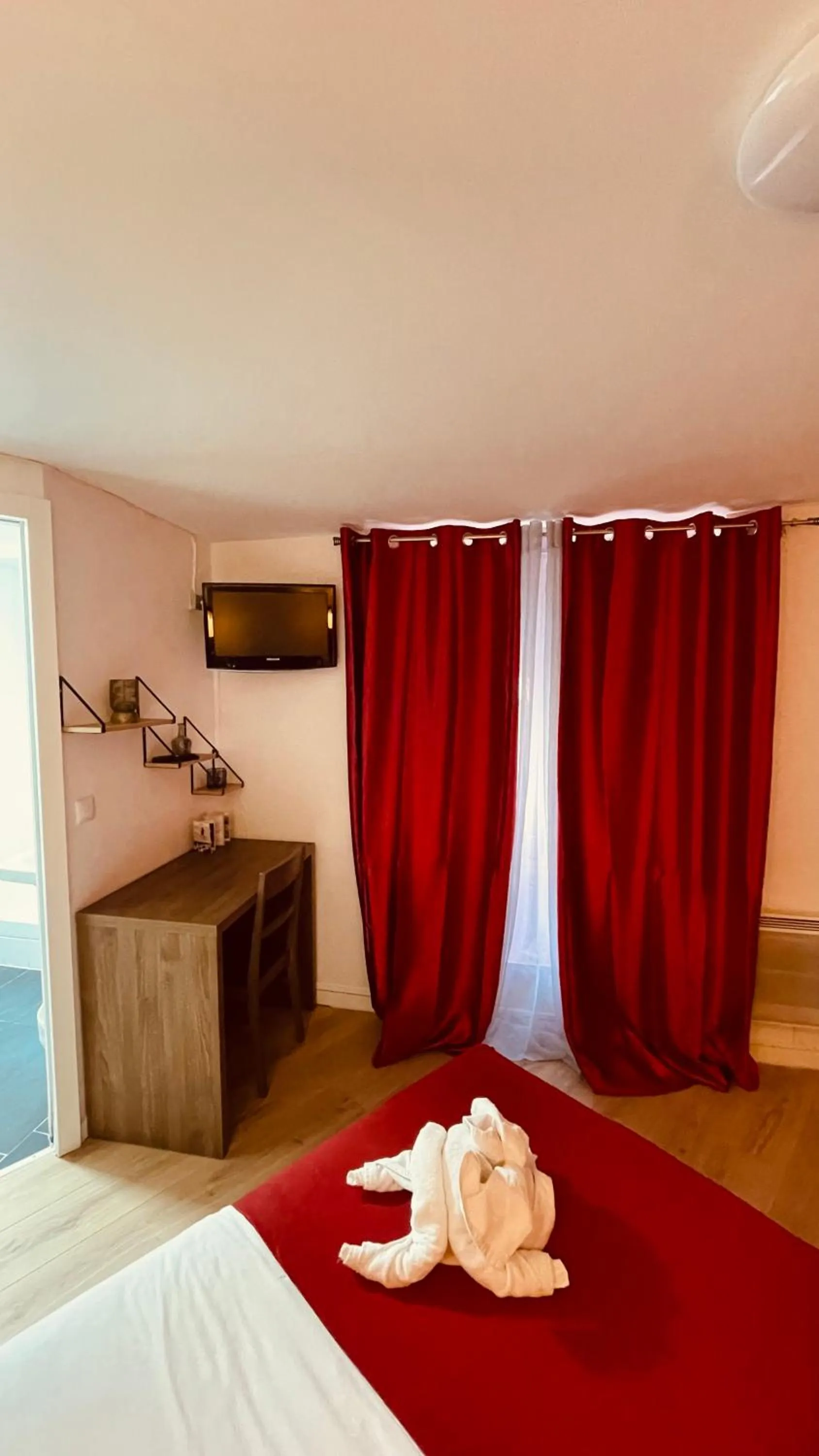 Seating area in Jeff Hotel