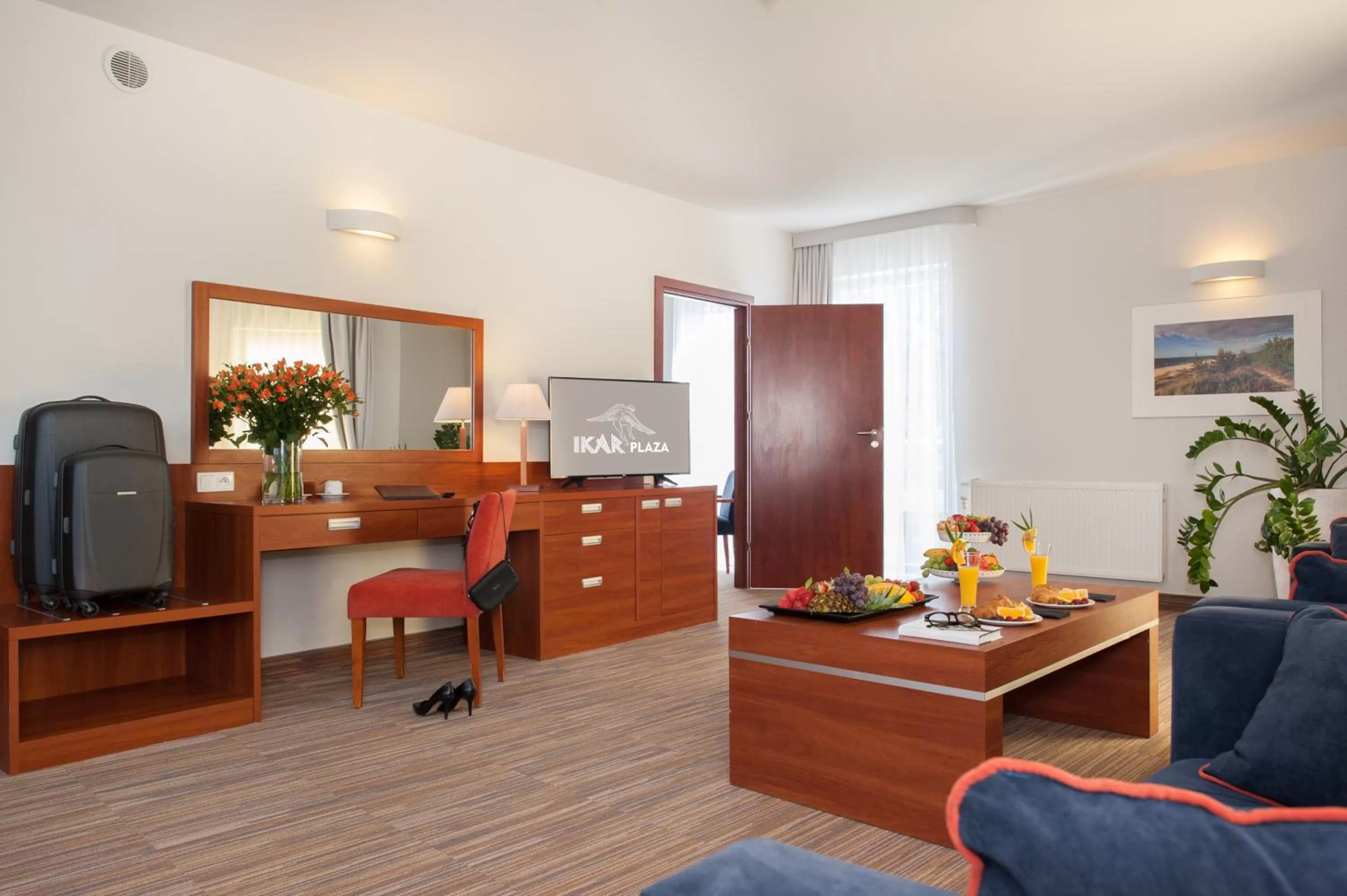 Other, TV/Entertainment Center in Ikar Plaza