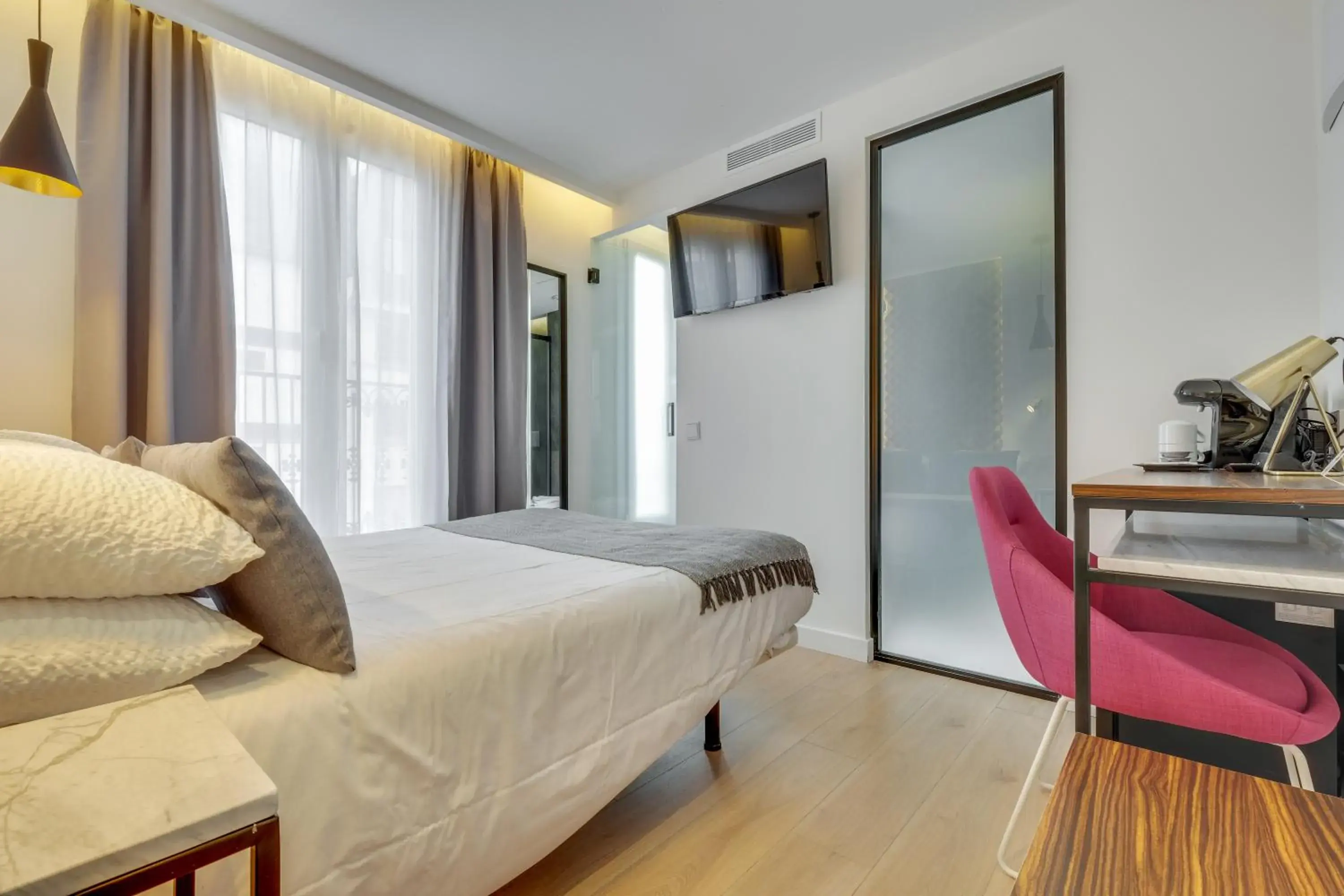 Deluxe Double Room in Hotel Beausejour Deluxe Double Room in Hotel Beausejour