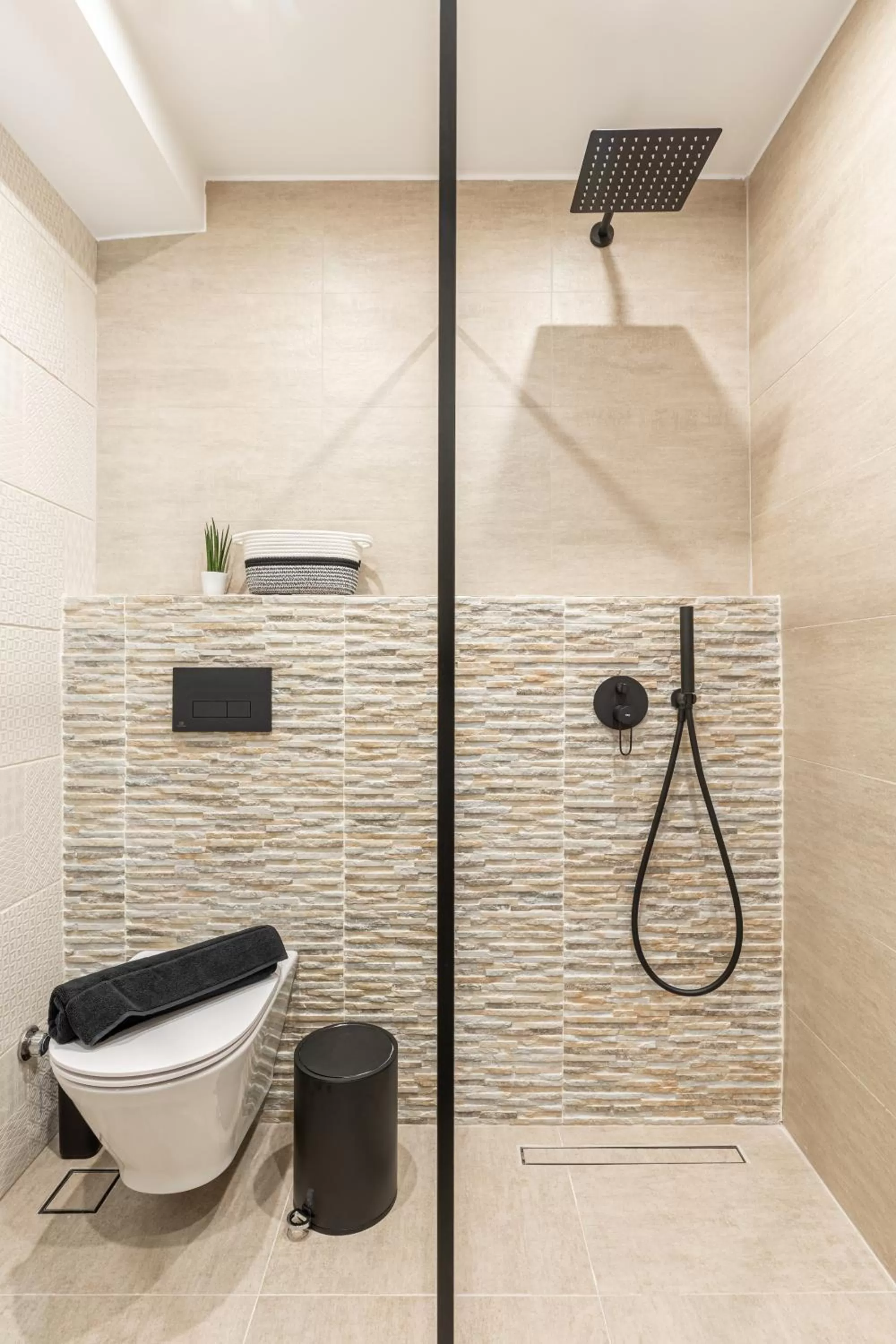 Shower in Ermoo Athens Modern Living