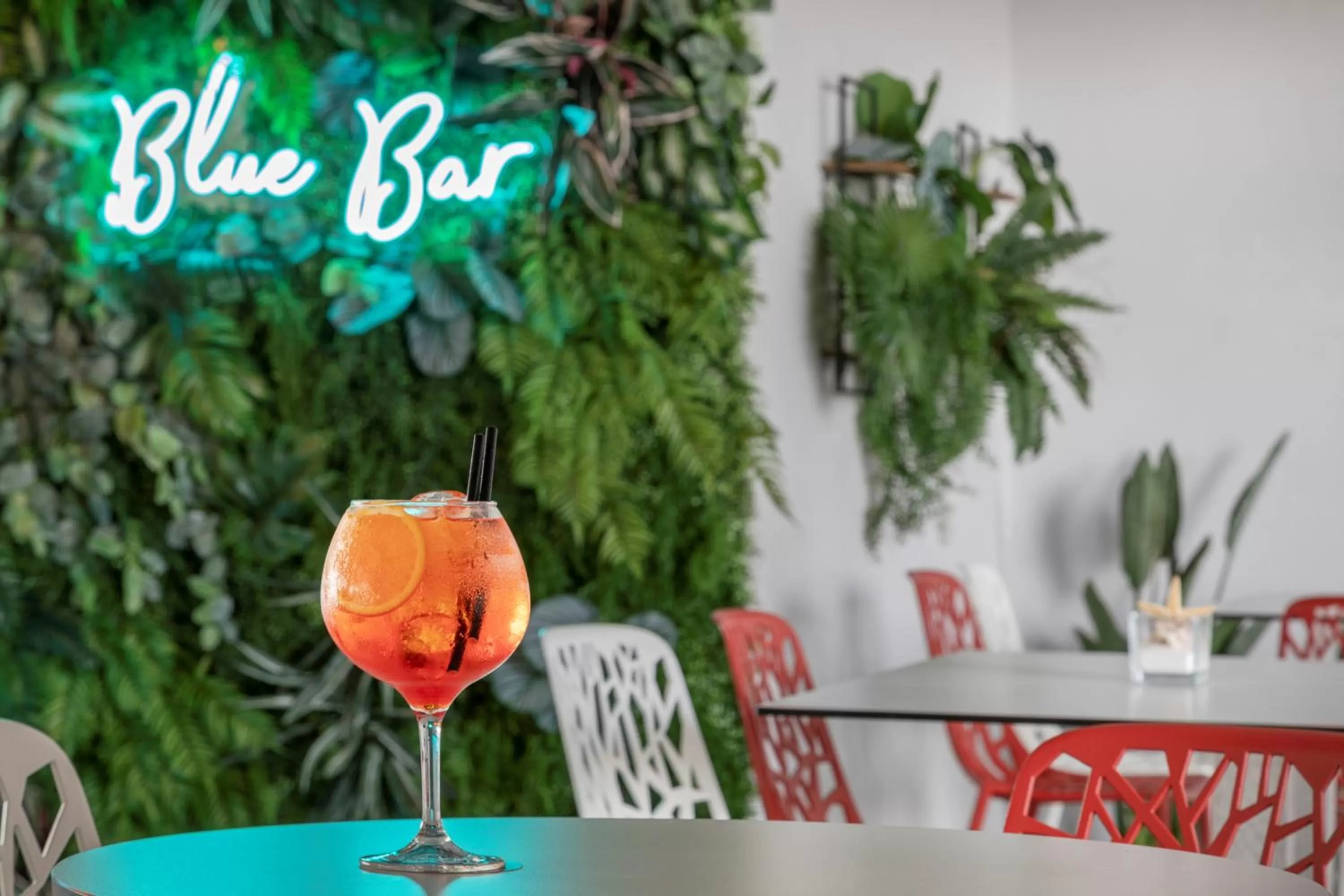 Restaurant/places to eat in Melia Alicante