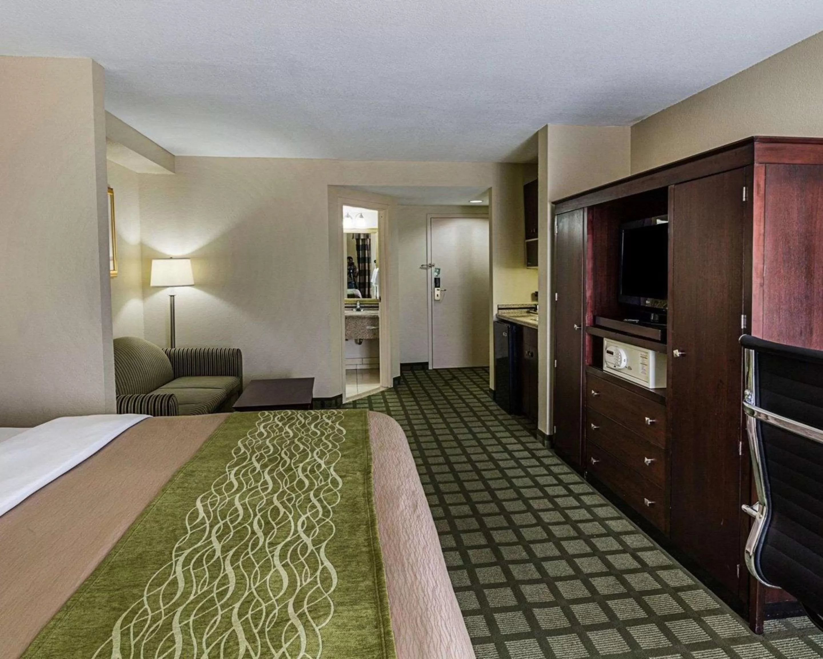 Bedroom, Bed in Comfort Inn Southwest Fwy at Westpark